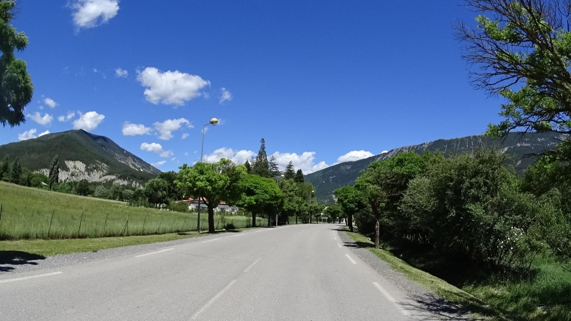Street view near Le Mas du Colombier, Annot — © germain83 (CC BY-SA · Mapillary)
