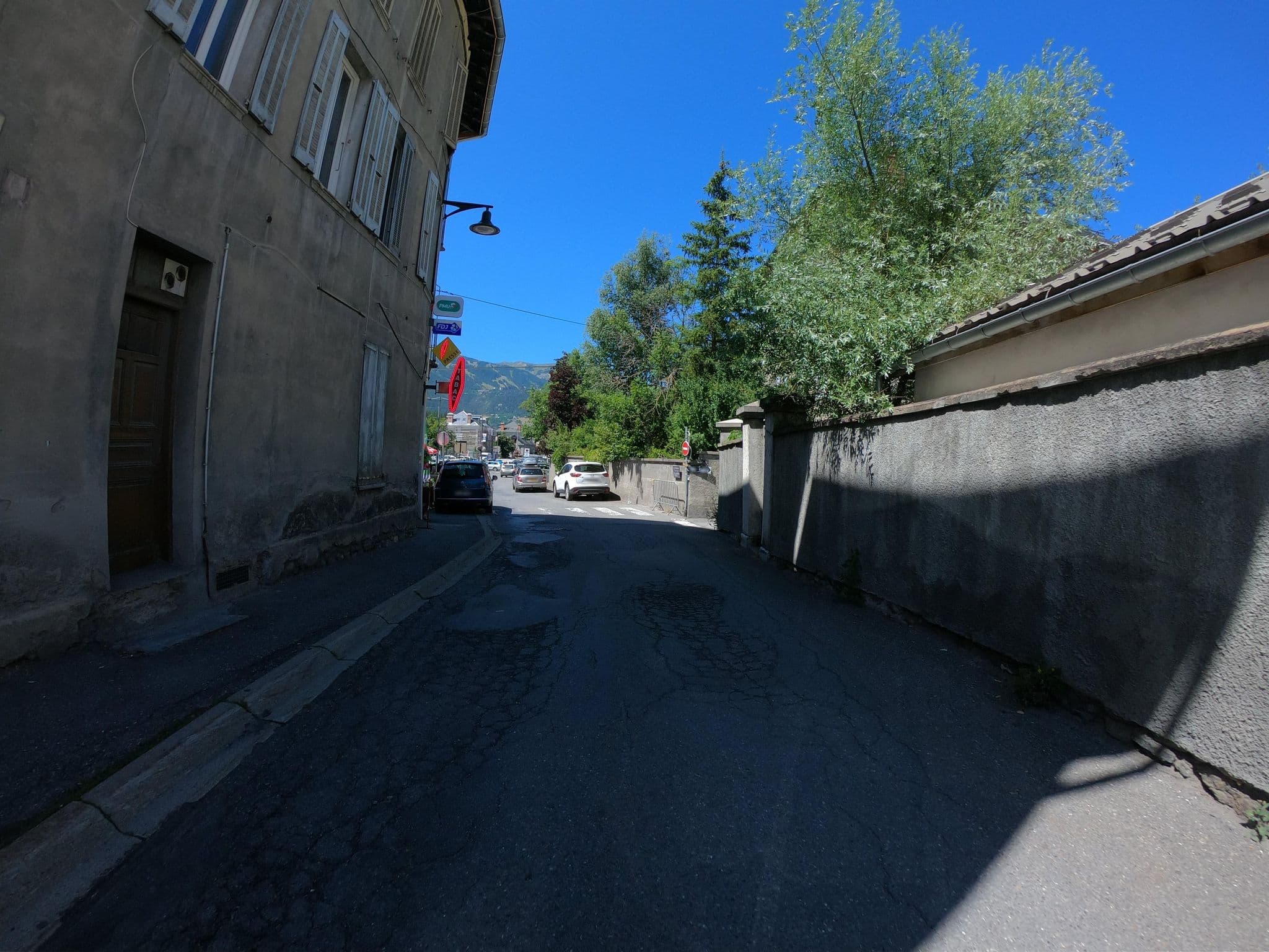 Street view near Appart Hôtel de la Paix, Barcelonnette — © joostjakob (CC BY-SA · Mapillary)