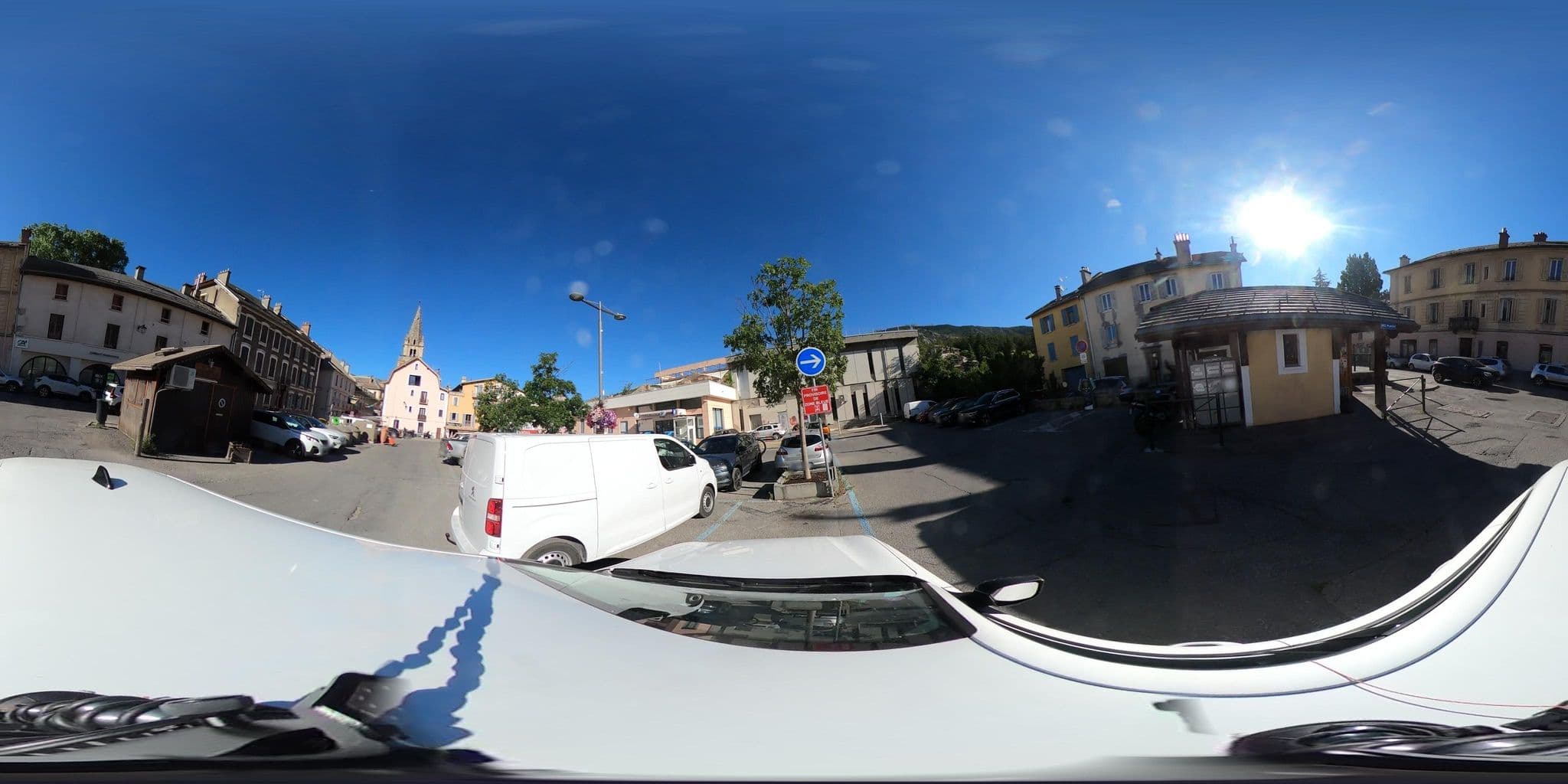 Street view near Barcelo Appart'hotel, Barcelonnette — © arteragence (CC BY-SA · Mapillary)