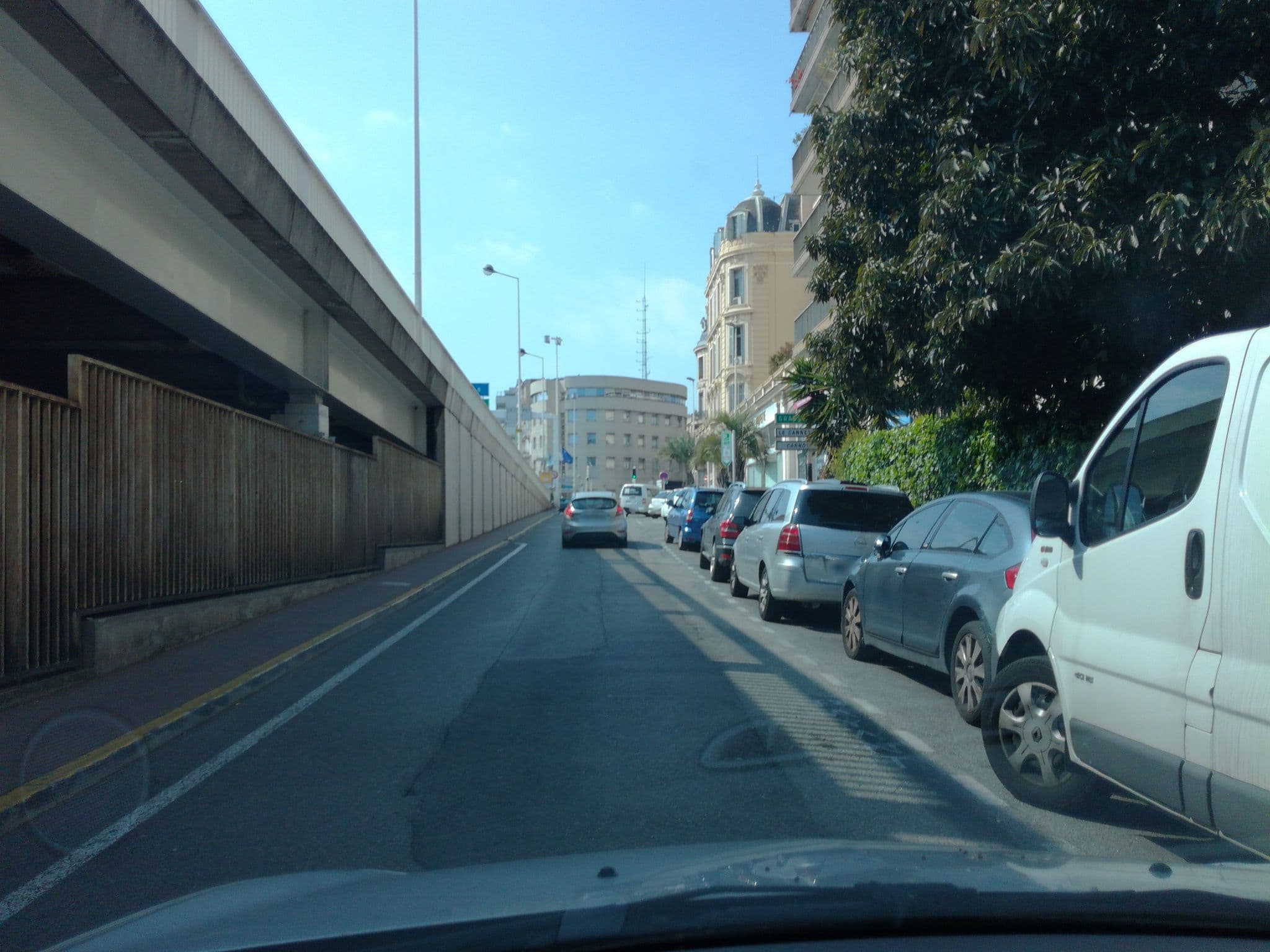 Street view near Résidence le Provencal, Cannes — © baptistemm (CC BY-SA · Mapillary)