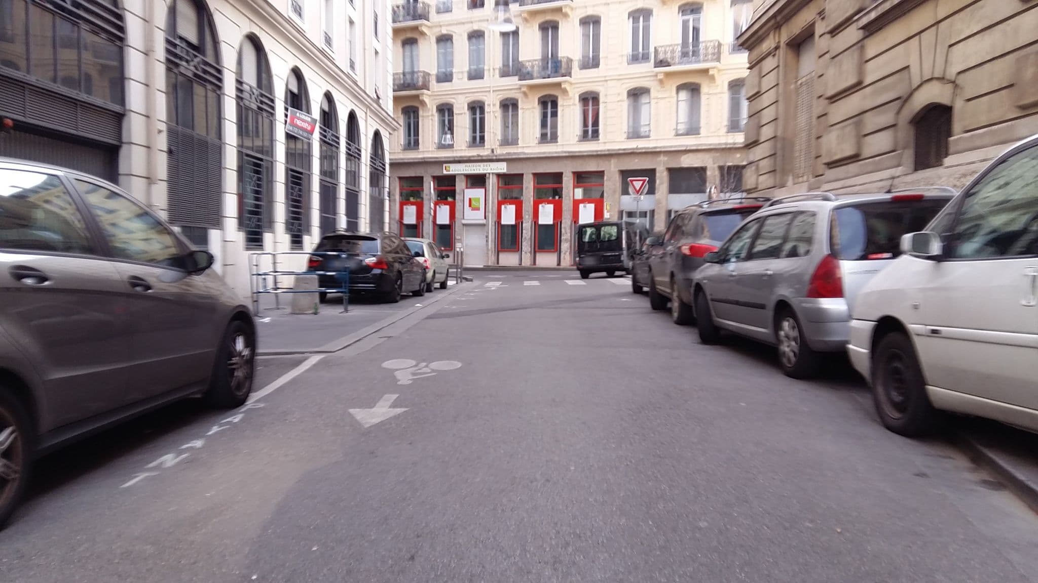 Street view near Campanile Hotel Campanile Lyon Centre Berges Du Rhône, Lyon 02 — © blueberry (CC BY-SA · Mapillary)