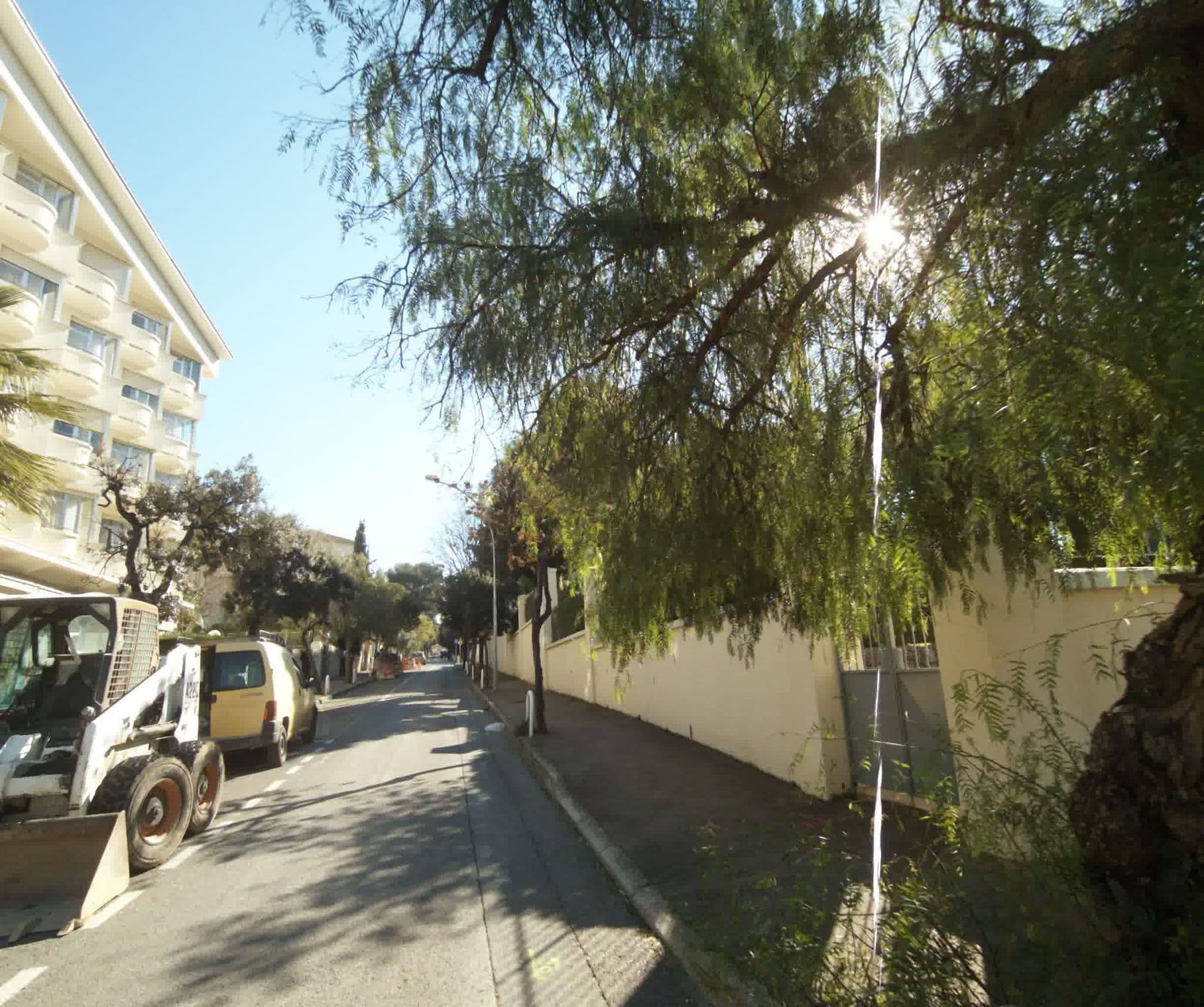 Street view near Le 1932 Hôtel & Spa Cap d'Antibes, Juan-les-Pins — © sogefi (CC BY-SA · Mapillary)