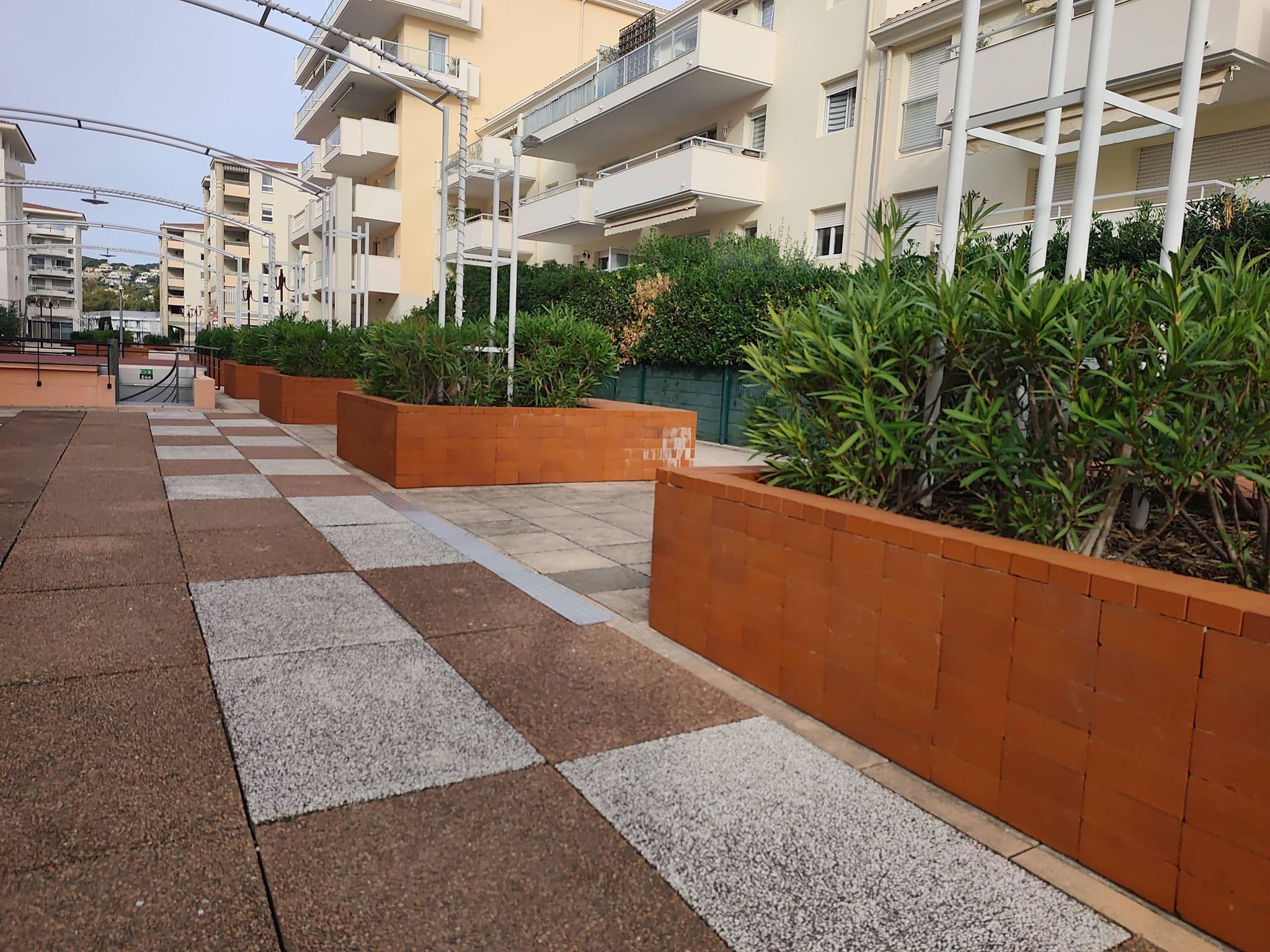 Street view near Odalys Résidences, Juan-les-Pins — © Duro (CC BY-SA · Mapillary)