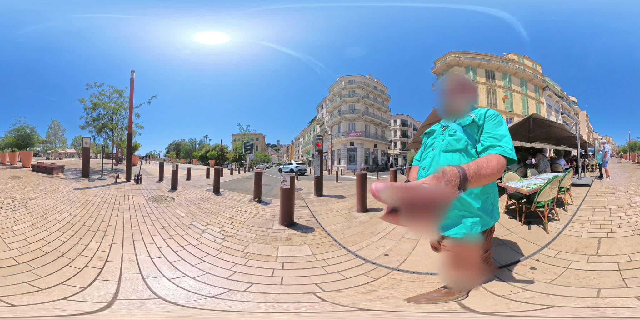 Street view near 1 bedroom Forville, Cannes — © graharg (CC BY-SA · Mapillary)