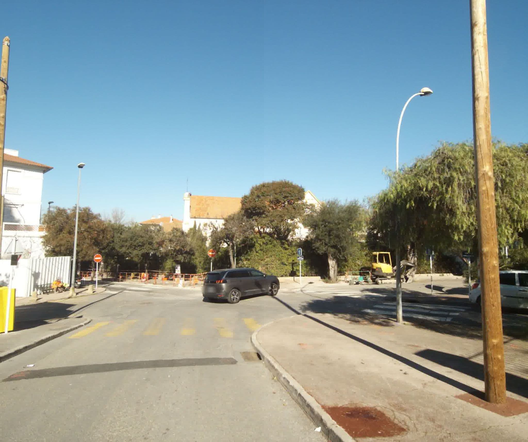Street view near Hotel Le Grand Pavois, Juan-les-Pins — © sogefi (CC BY-SA · Mapillary)