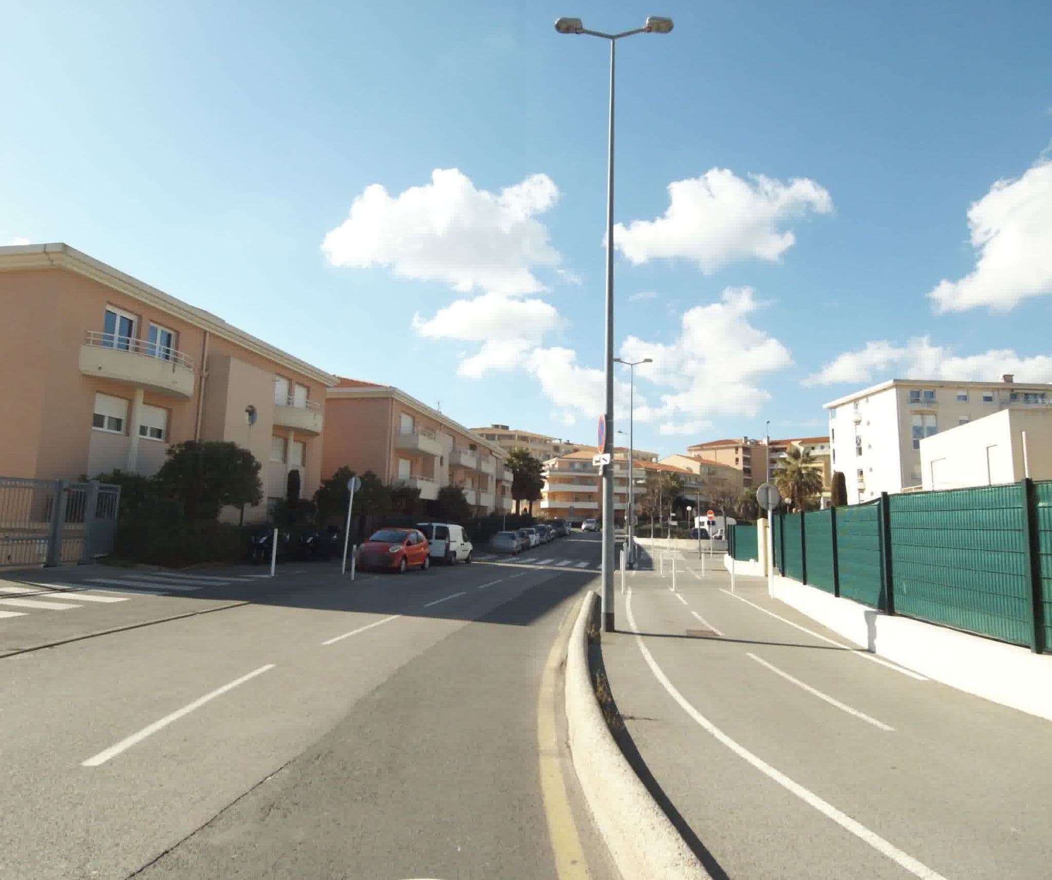 Street view near Juan Flore, Juan-les-Pins — © sogefi (CC BY-SA · Mapillary)