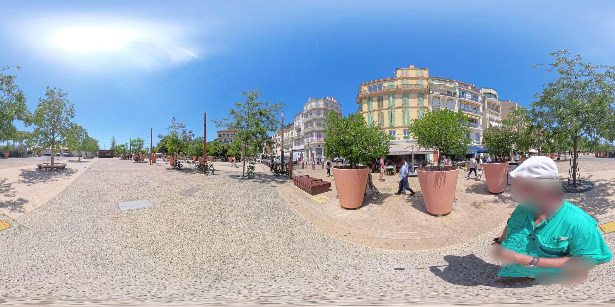 Street view near Studios Alea, Cannes — © graharg (CC BY-SA · Mapillary)