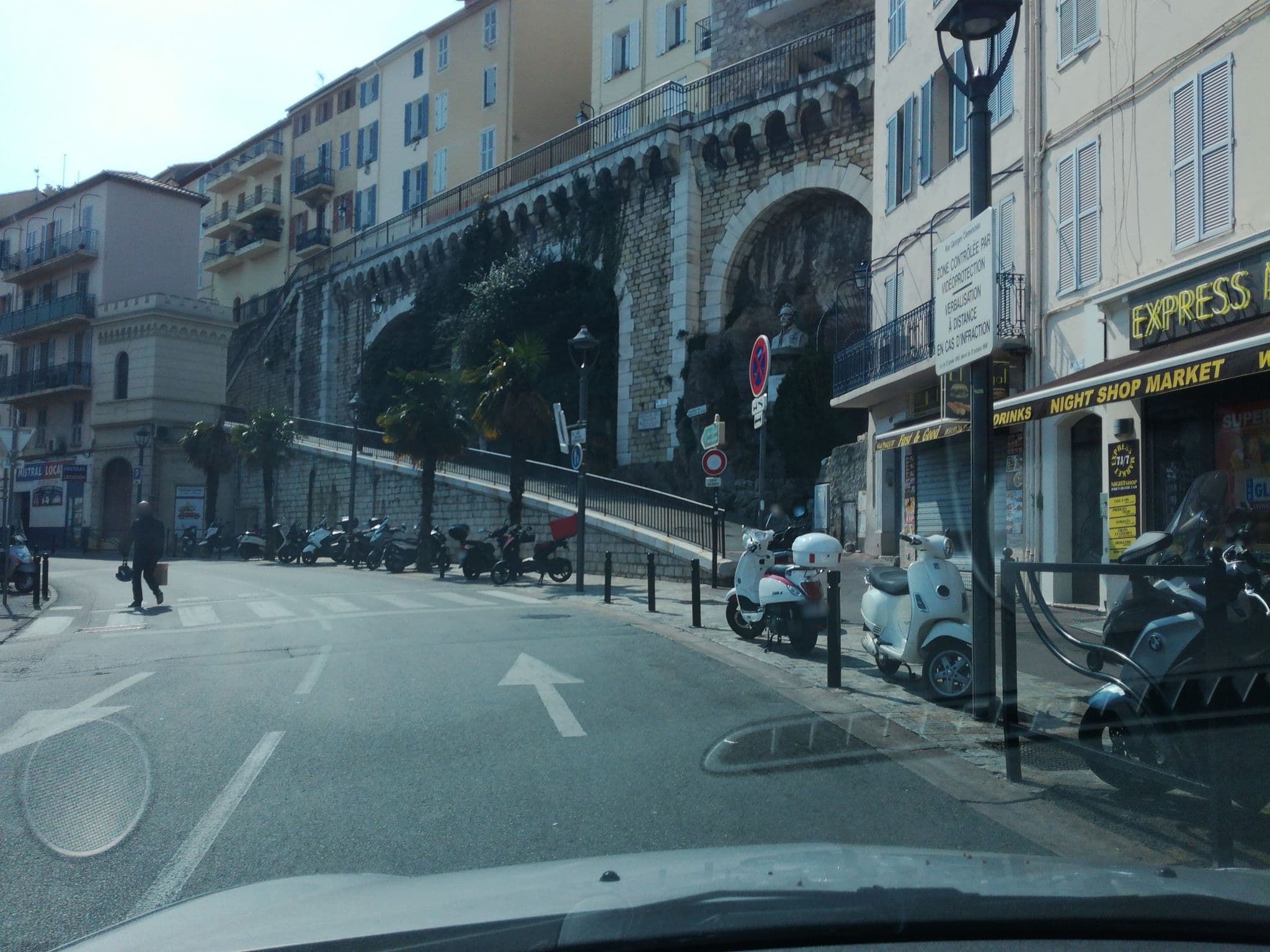Street view near Jw Marriot Hotel Cannes, Cannes — © baptistemm (CC BY-SA · Mapillary)
