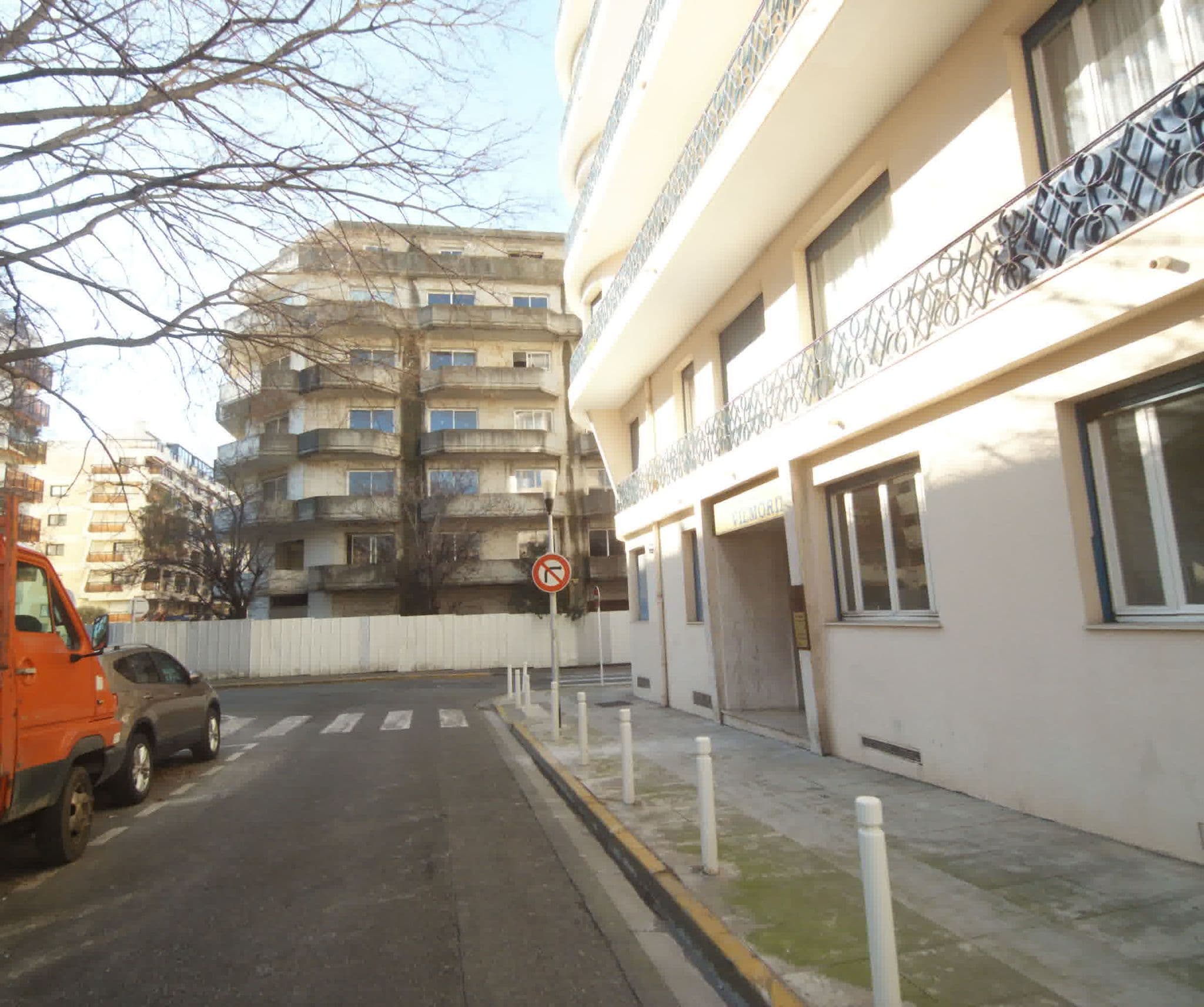 Street view near Welkeys, Juan-les-Pins — © sogefi (CC BY-SA · Mapillary)