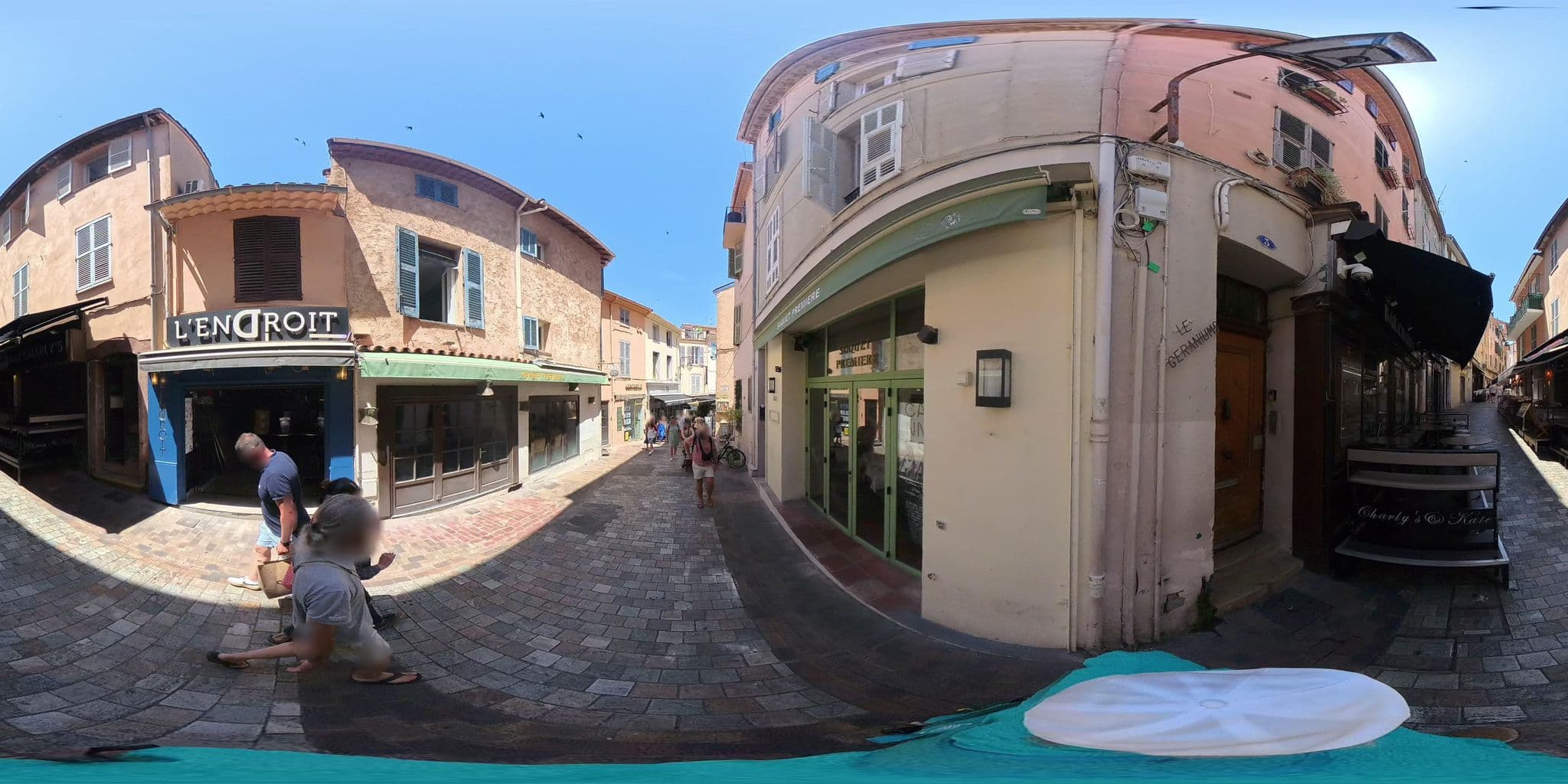 Street view near Le Suquet Style 2 by Connexion, Cannes — © graharg (CC BY-SA · Mapillary)