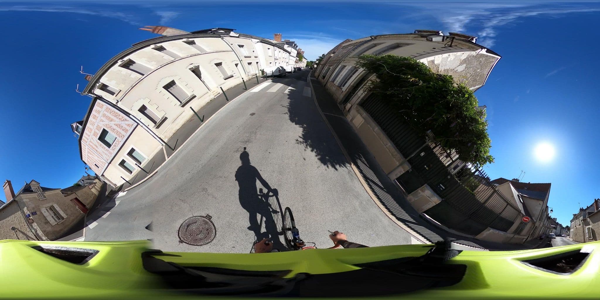 Street view near La Grange Amboise, Amboise — © velocamion (CC BY-SA · Mapillary)