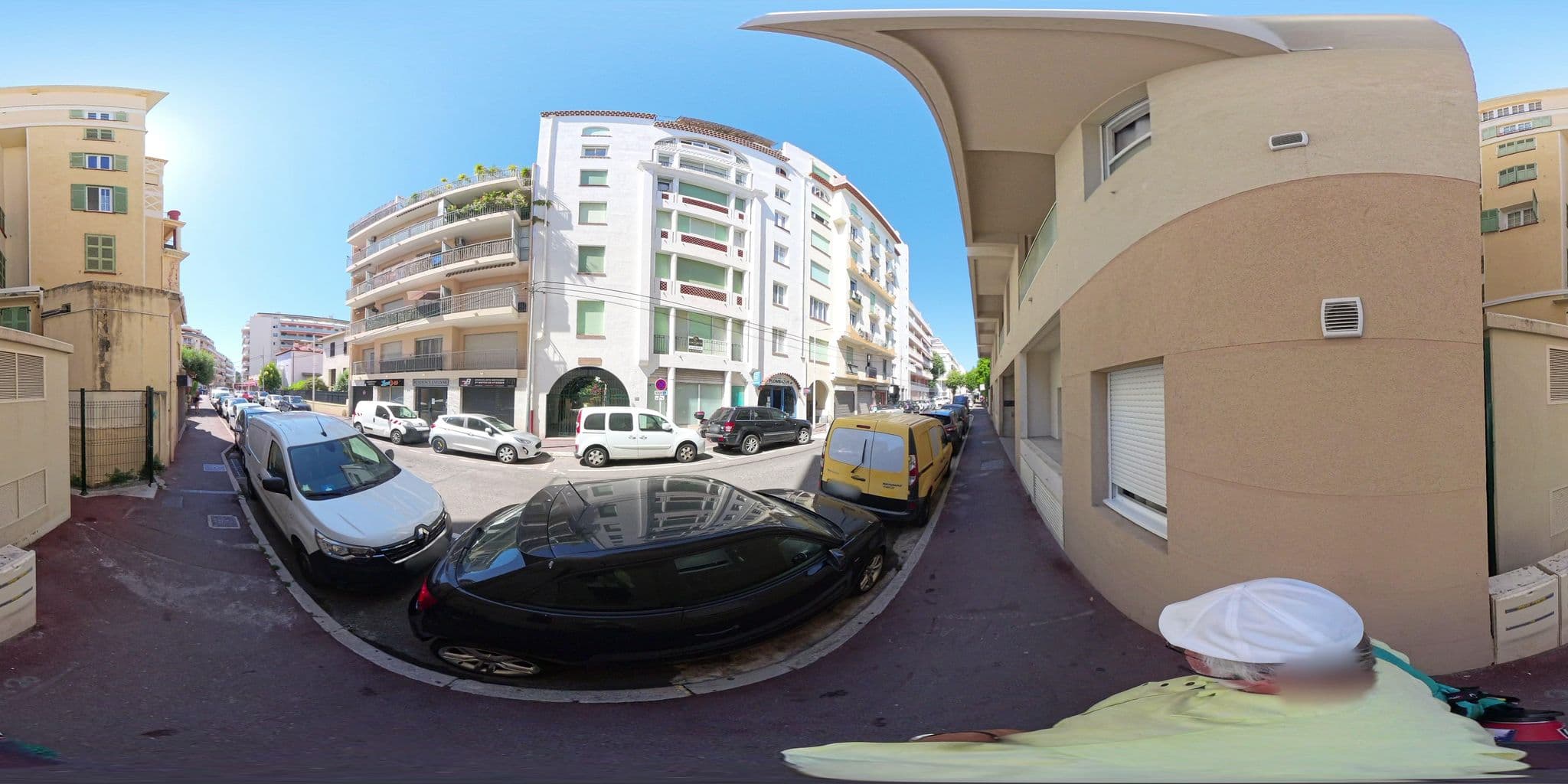 Street view near M Hôtel, Juan-les-Pins — © graharg (CC BY-SA · Mapillary)