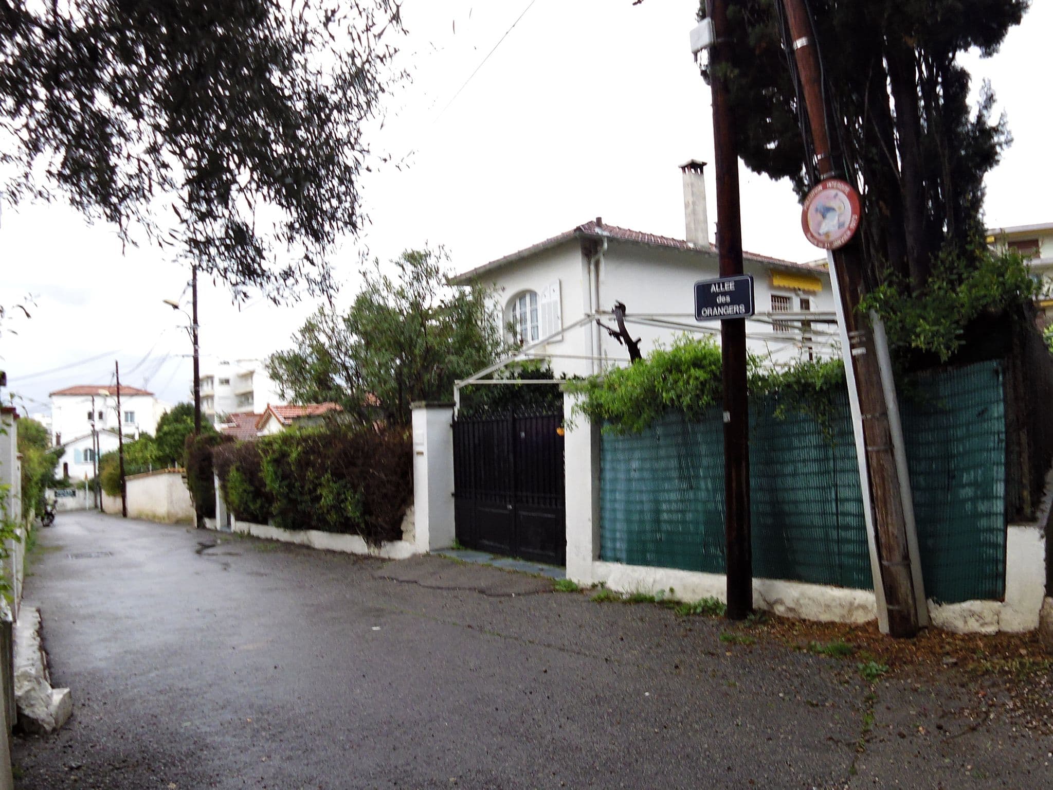 Street view near Studio Olympe, Juan-les-Pins — © dcp (CC BY-SA · Mapillary)