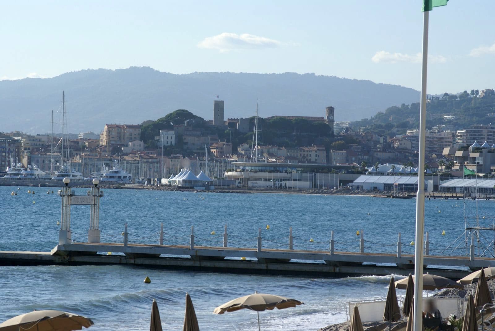 Street view near Ô Regent, Cannes — © txllxt (CC BY-SA · Mapillary)