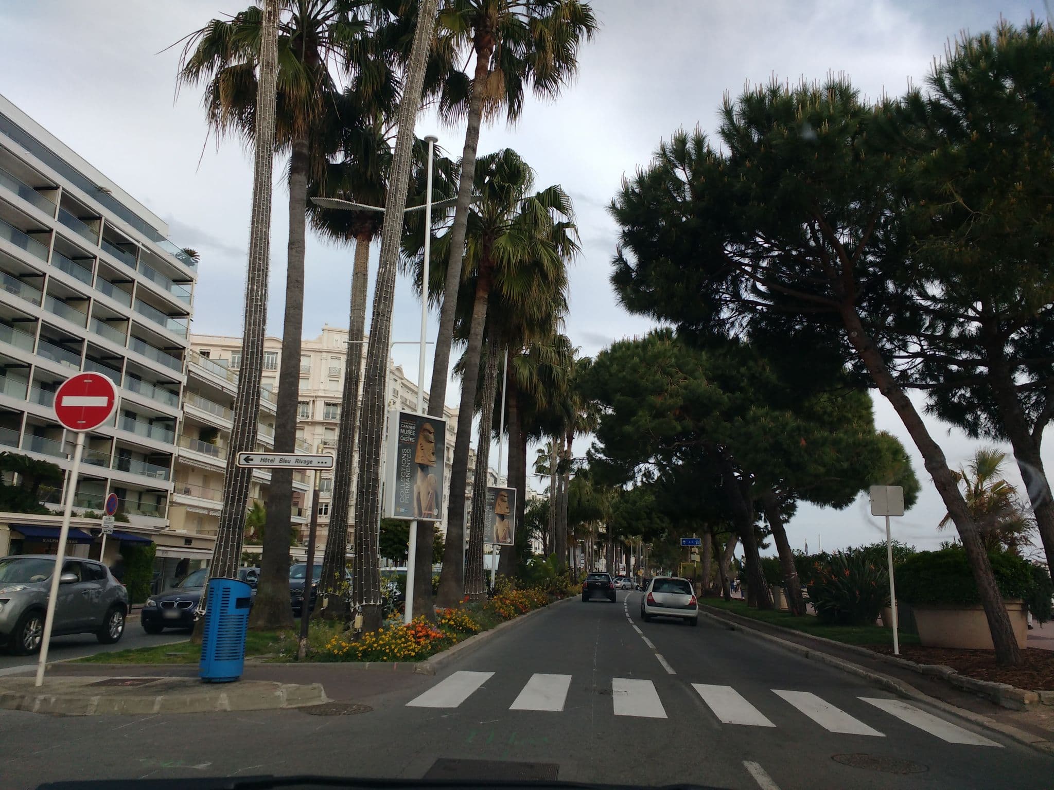 Street view near Hôtel Bleu Rivage, Cannes — © thetornado76 (CC BY-SA · Mapillary)
