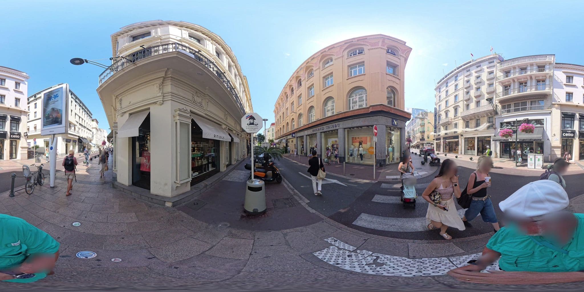 Street view near Albe Hôtel, Cannes — © graharg (CC BY-SA · Mapillary)