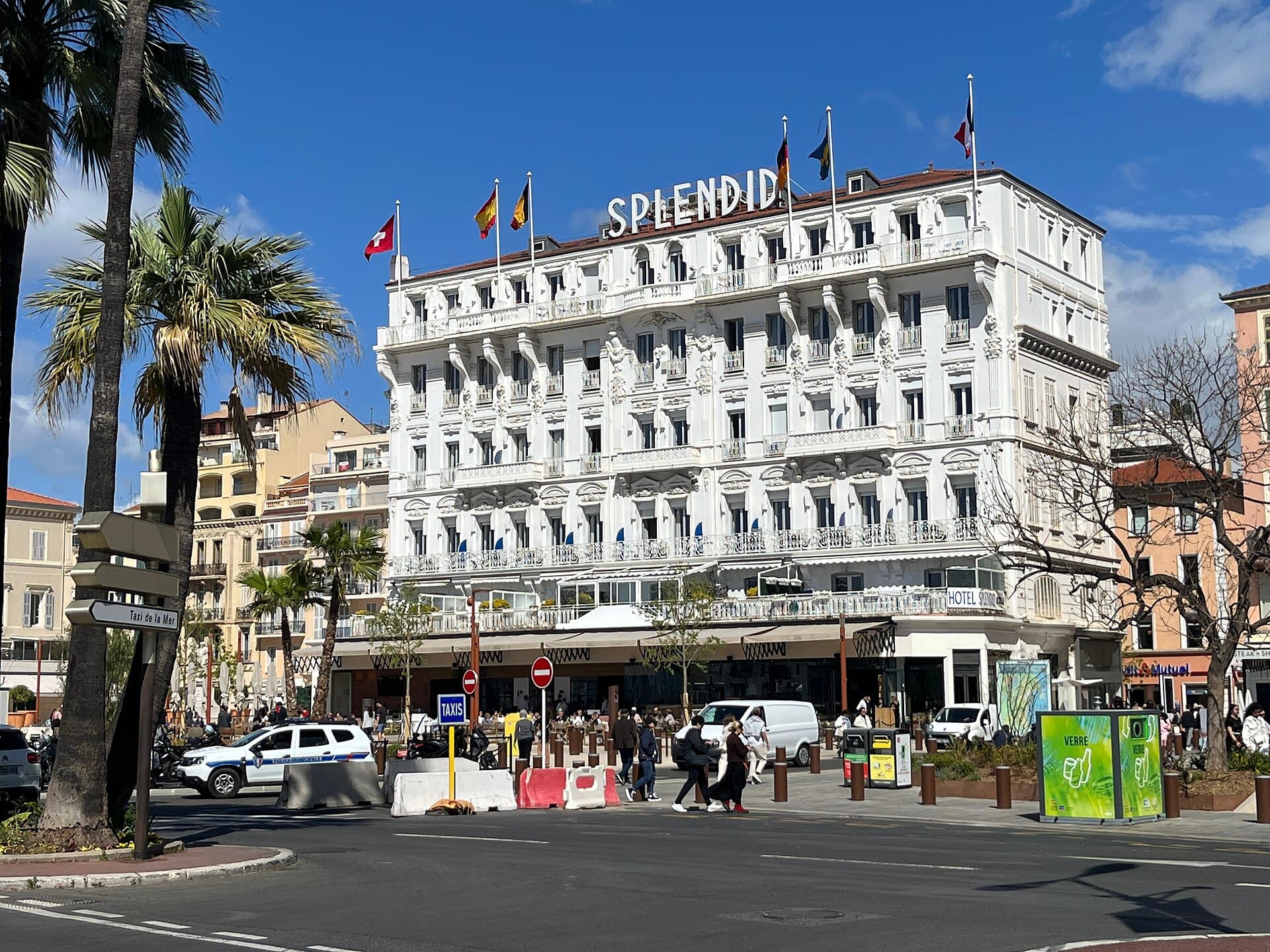 Hôtel Splendid (via Wikimedia Commons, CC0)