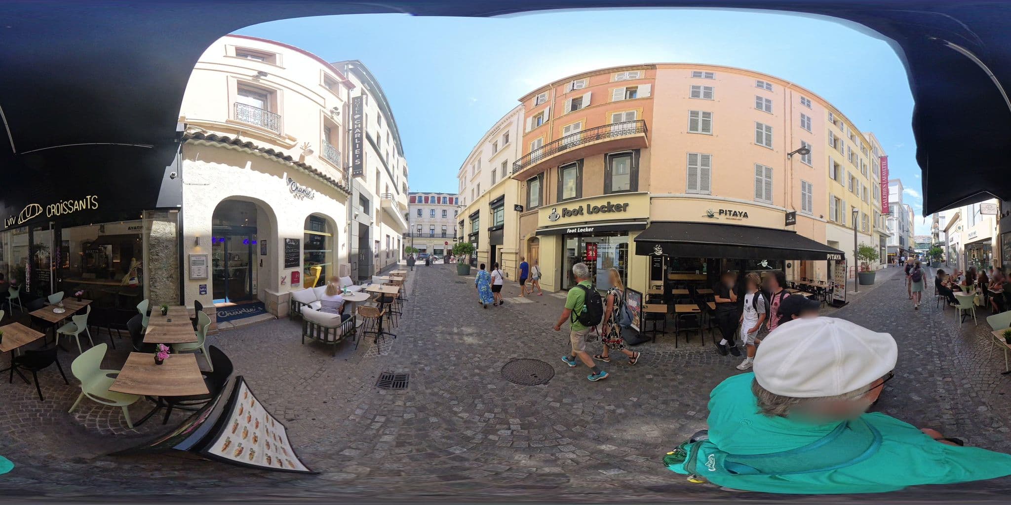 Street view near Marechal Foch 3P ROC3406, Cannes — © graharg (CC BY-SA · Mapillary)