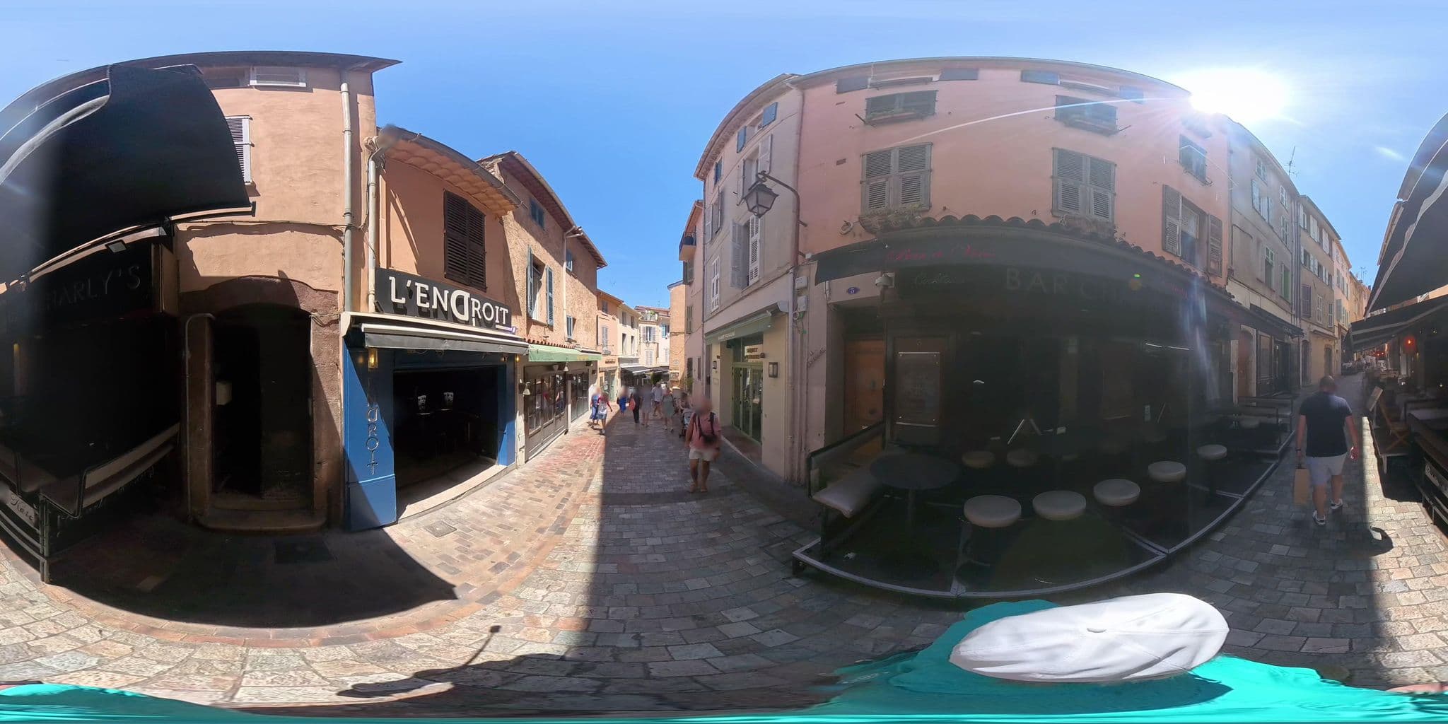 Street view near Suquet Charm, Cannes — © graharg (CC BY-SA · Mapillary)