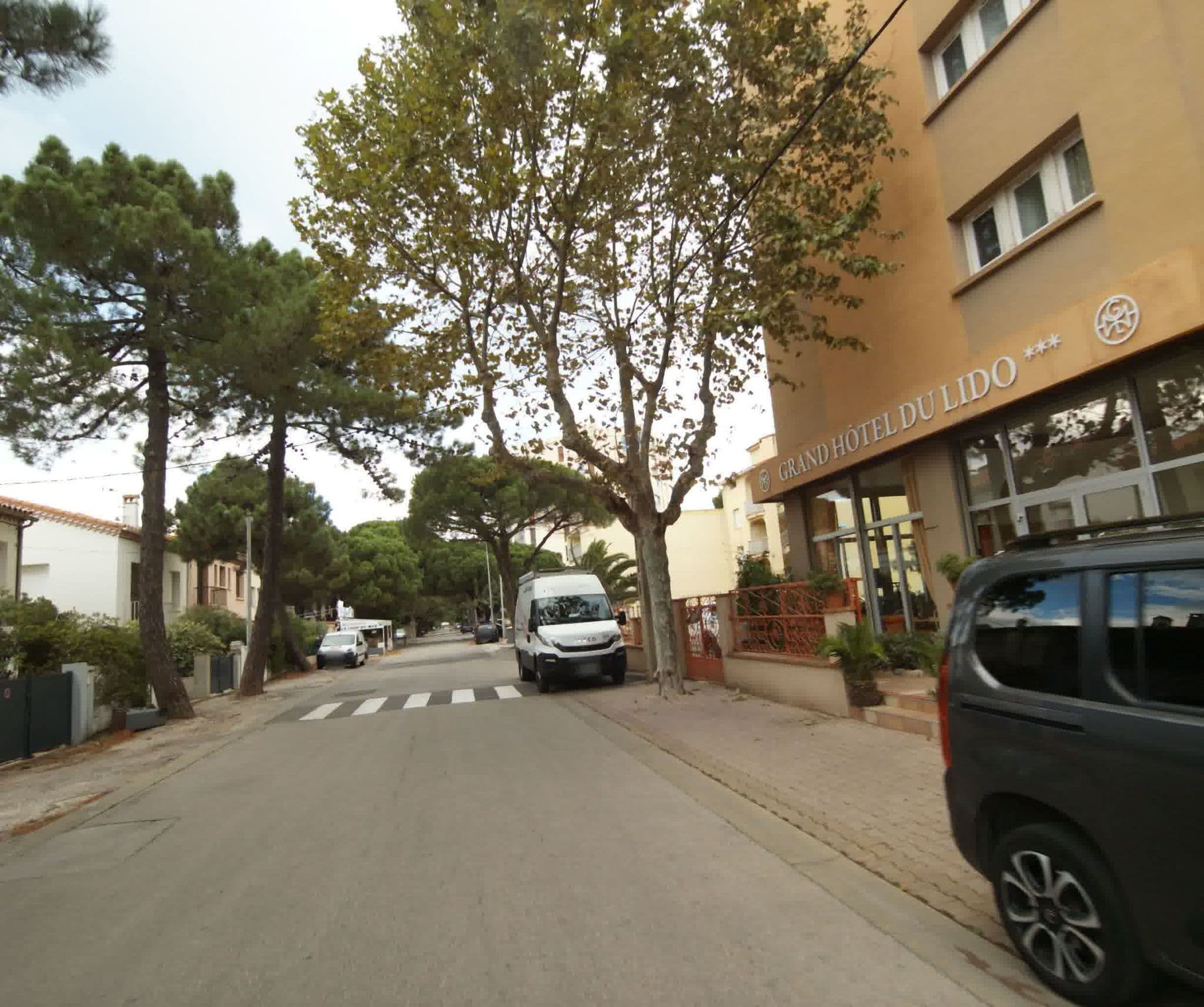 Street view near Grand Hotel du Lido, Argeles — © sogefi (CC BY-SA · Mapillary)