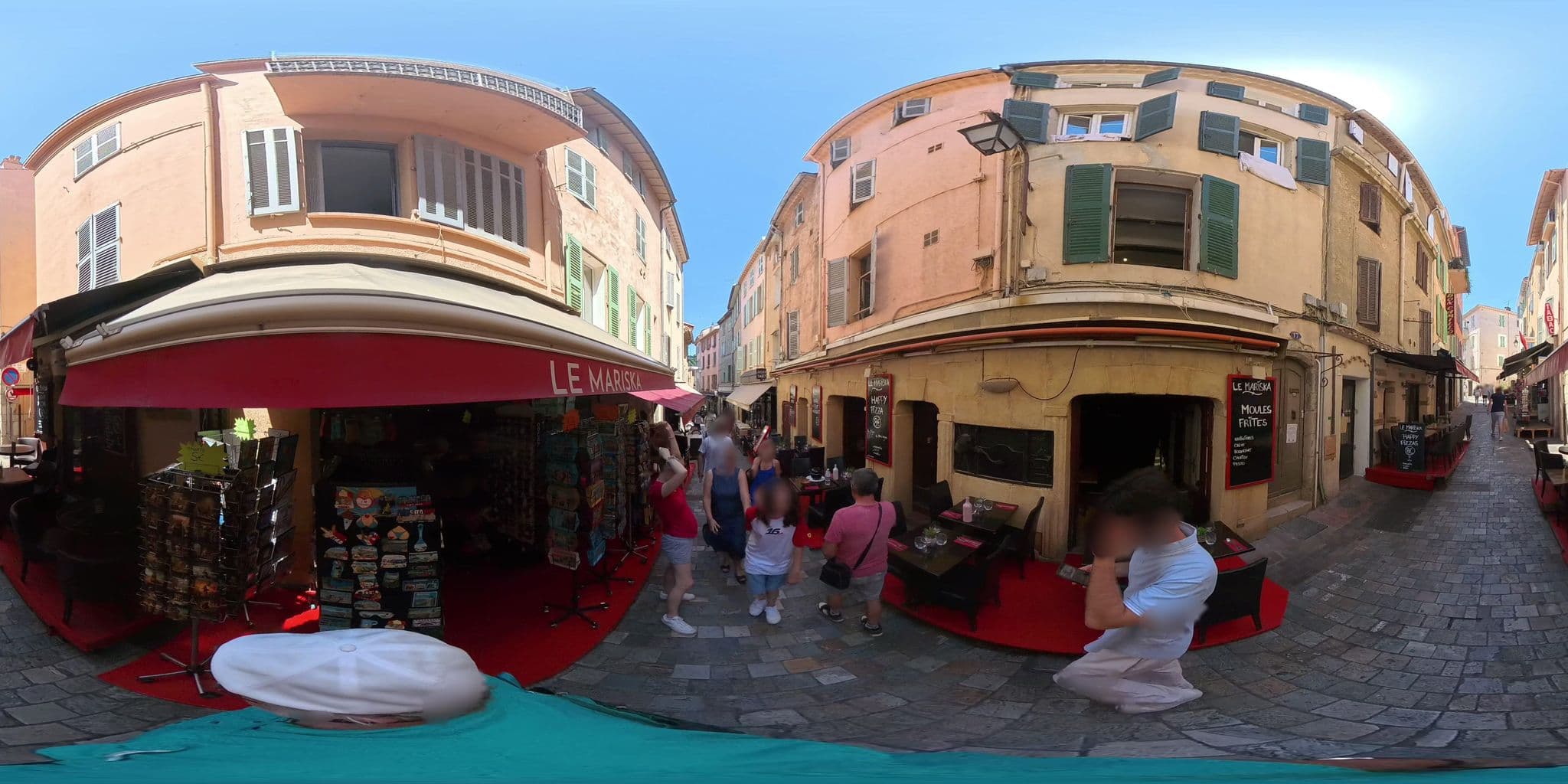 Street view near Suquet26, Cannes — © graharg (CC BY-SA · Mapillary)