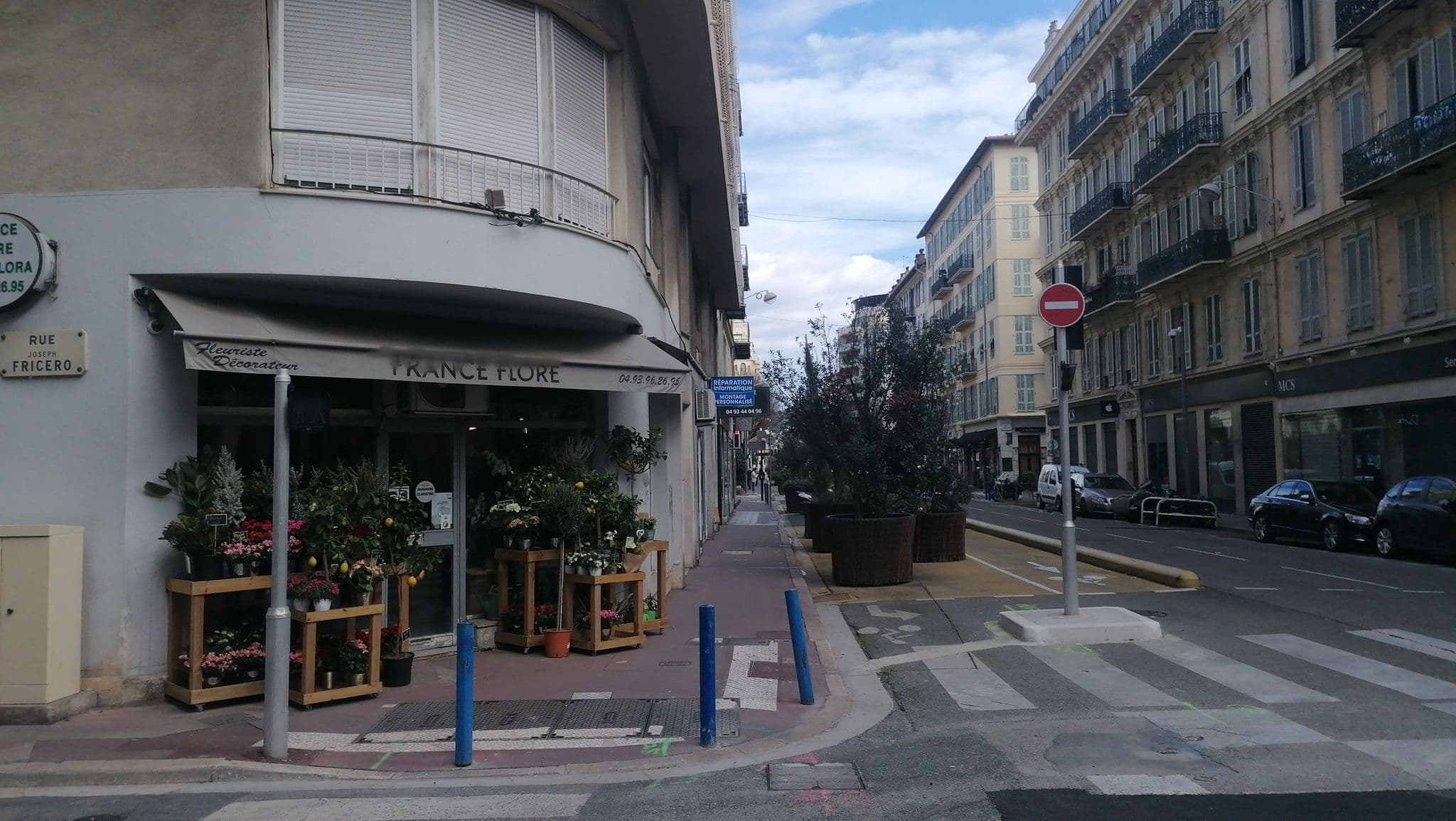 Street view near Hôtel Meublé Fricéro, Rue de France — © bayebass513 (CC BY-SA · Mapillary)