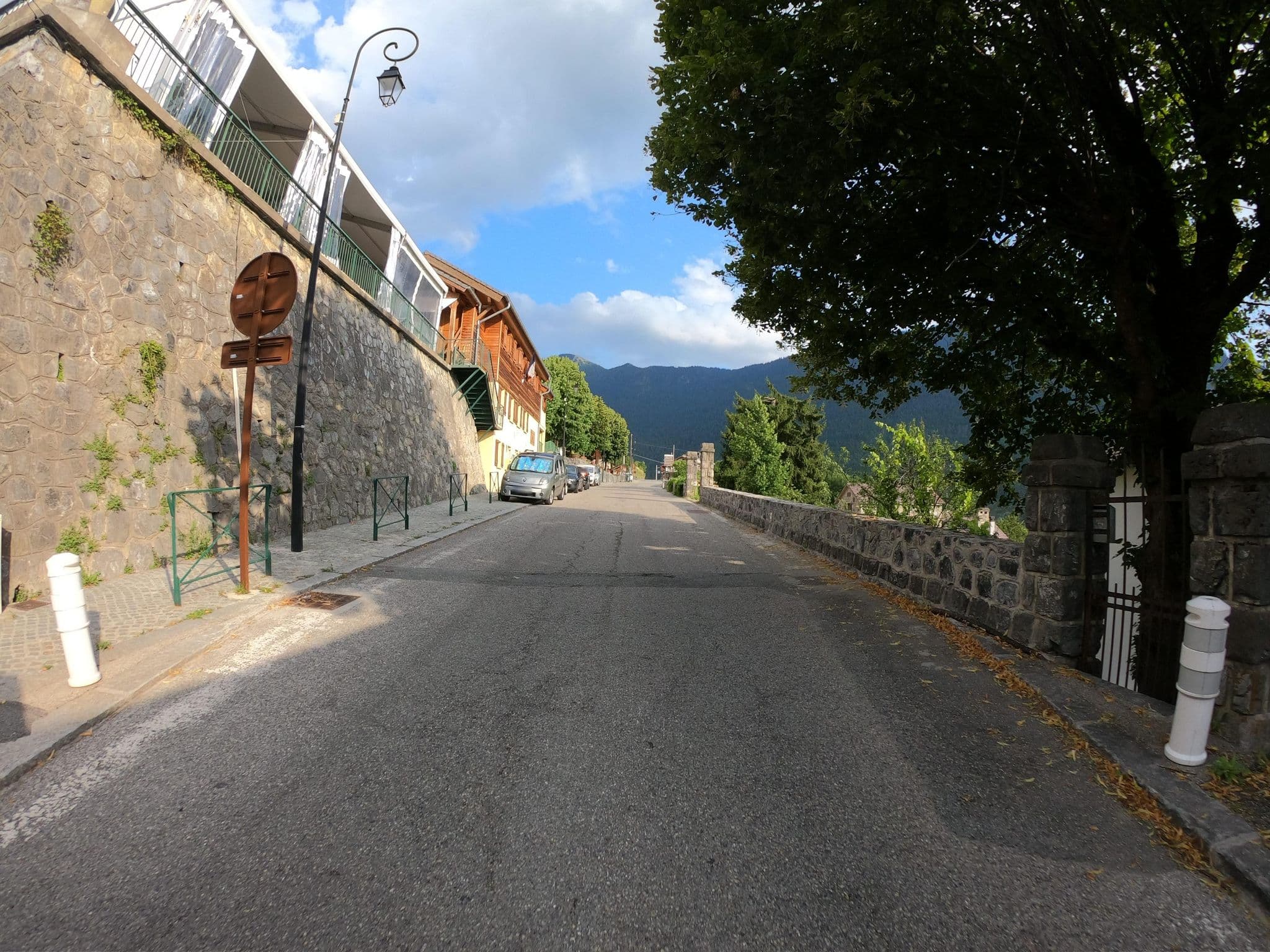 Street view near La Ferme du Mercantour, Saint-Martin-Vésubie — © joostjakob (CC BY-SA · Mapillary)