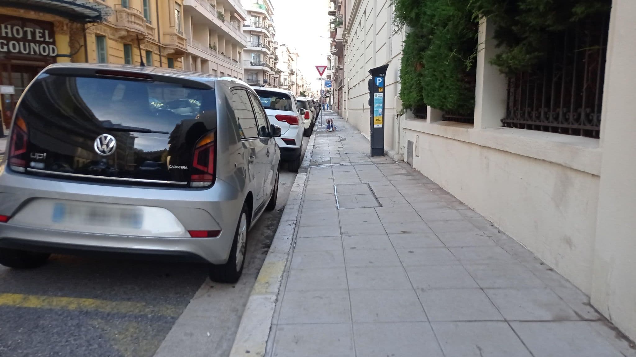Street view near Gounod Hotel Nice, Jean-Médecin — © Sanchezbabs (CC BY-SA · Mapillary)