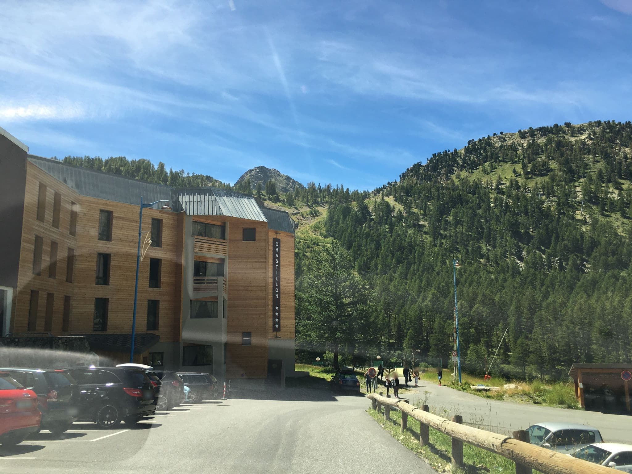 Street view near L'Hotel Le Chastillon, Saint-Martin-Vésubie — © sarawabreus (CC BY-SA · Mapillary)
