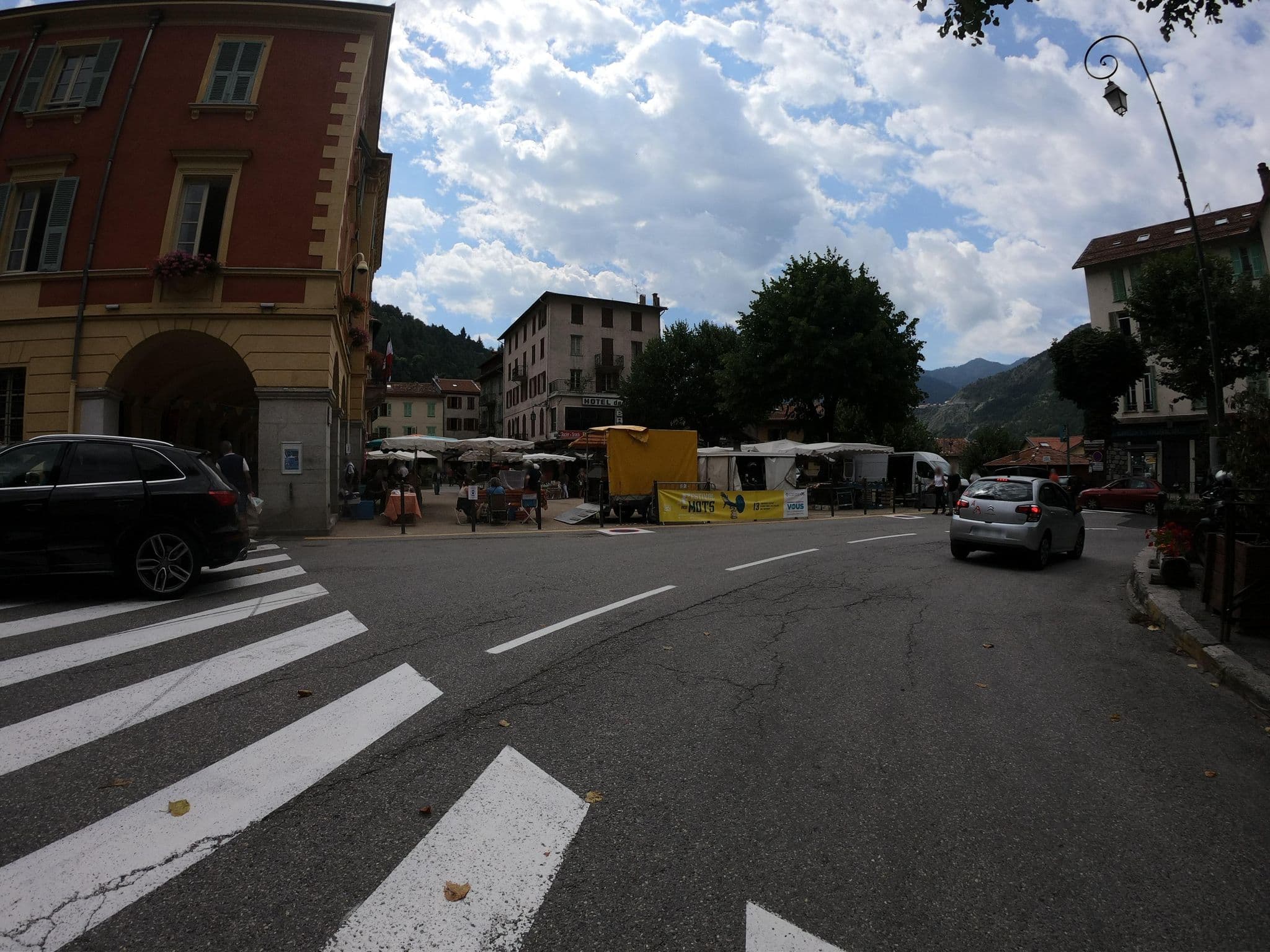 Street view near Le Gite d'Etape du Boréon, Saint-Martin-Vésubie — © joostjakob (CC BY-SA · Mapillary)
