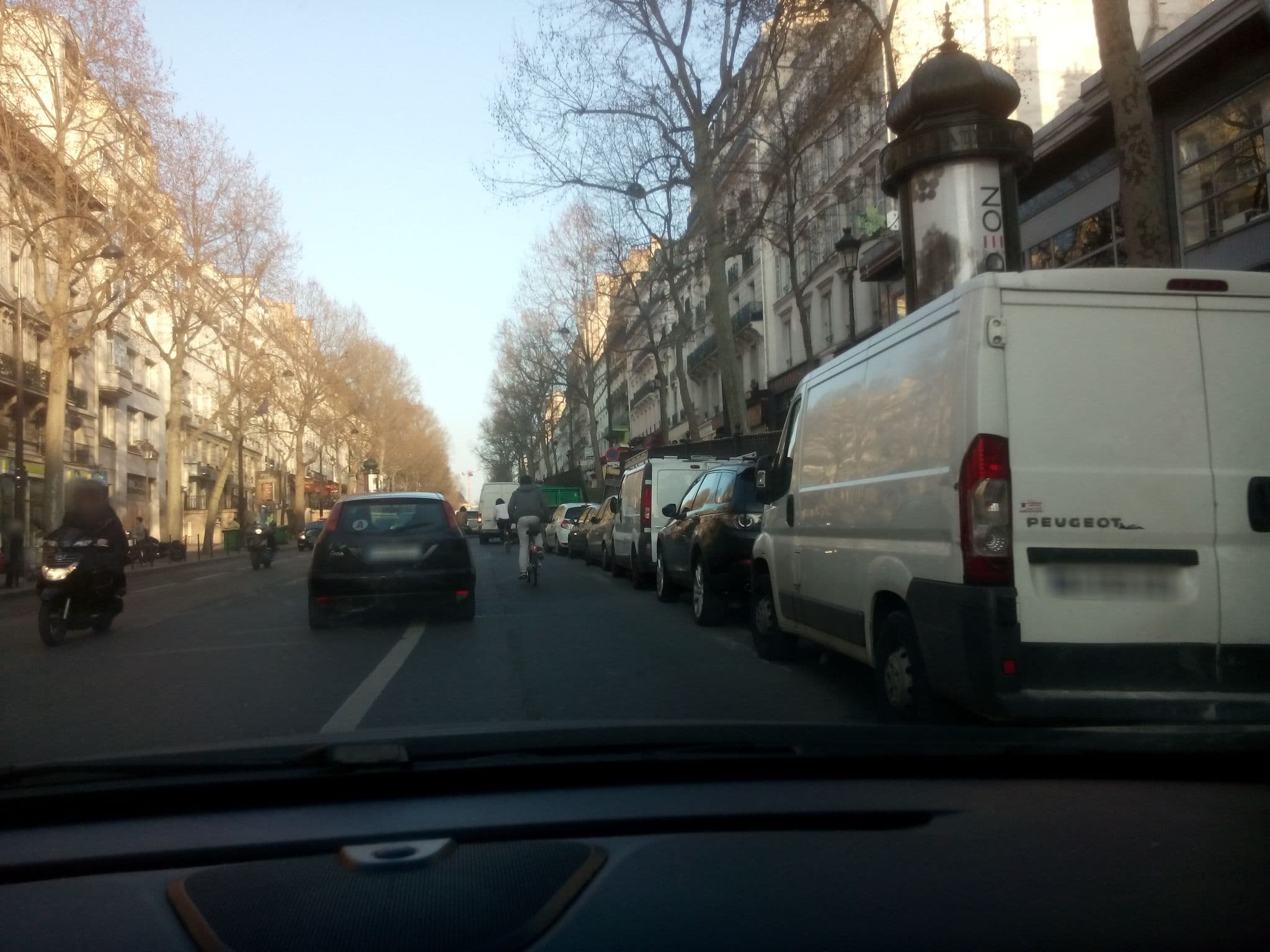 Street view near Hôtel Providence, Paris 10 Entrepôt — © jibec (CC BY-SA · Mapillary)