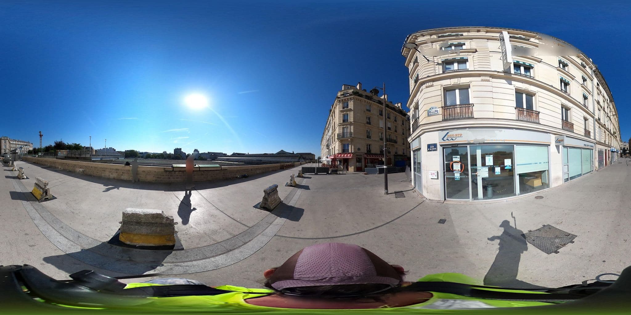 Street view near Hôtel Les Deux Gares, Paris 10e Arrondissement — © cartocite (CC BY-SA · Mapillary)