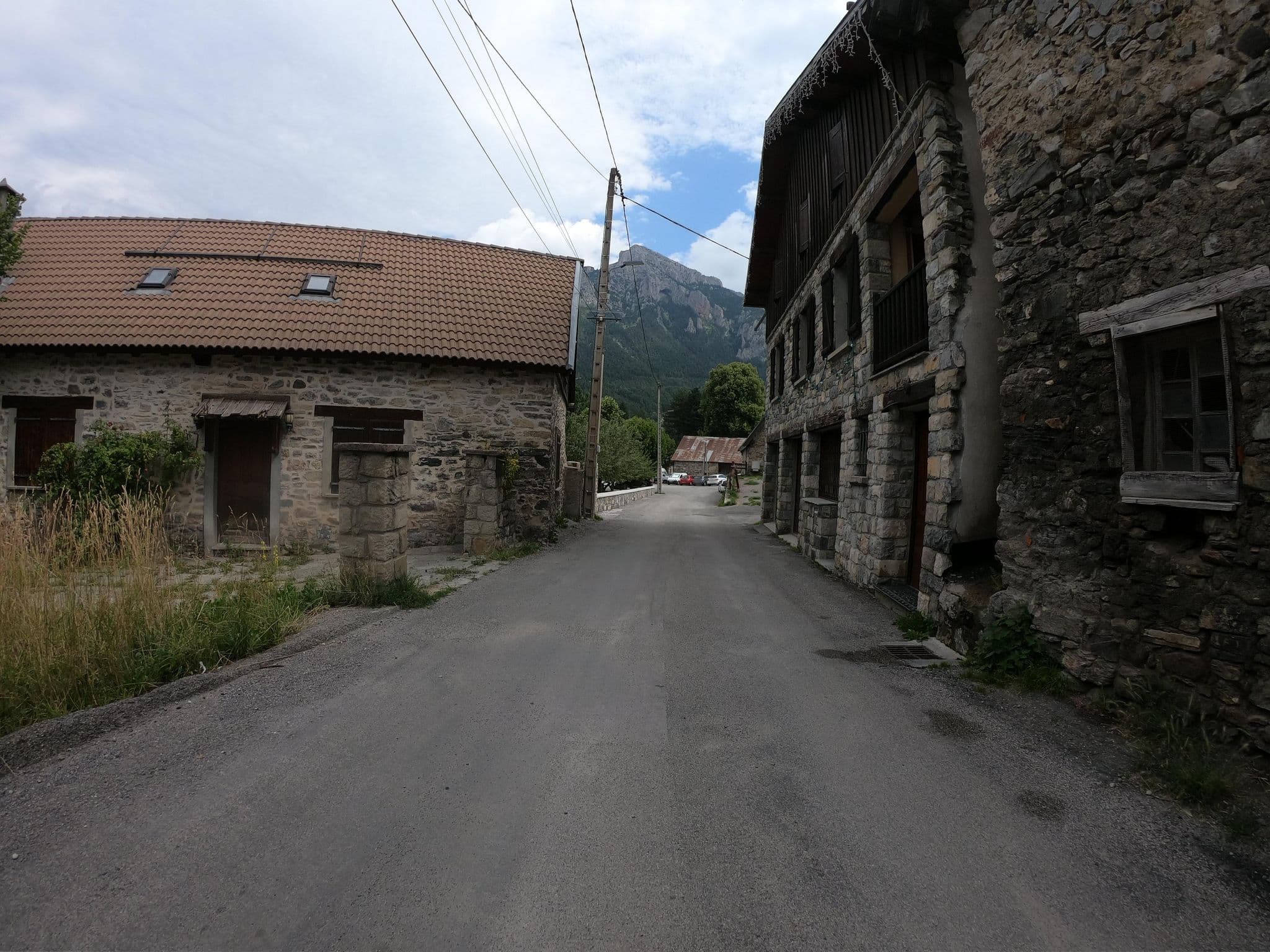 Street view near Chalet le Bois Noir Appartements, Saint-Martin-Vésubie — © joostjakob (CC BY-SA · Mapillary)