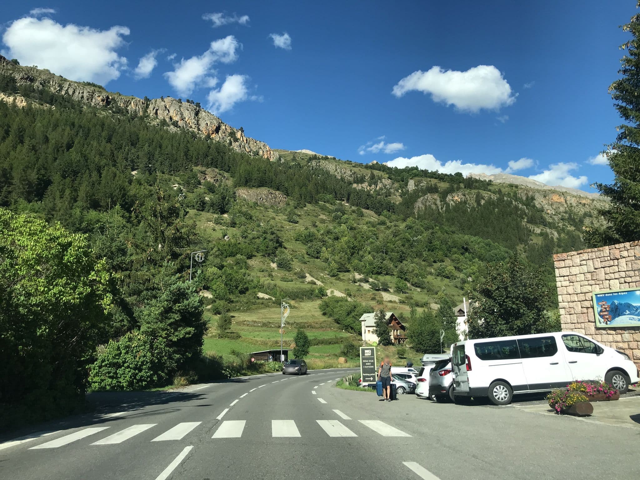 Street view near Auberge de Violaine, Le Monêtier-les-Bains — © pgiraud (CC BY-SA · Mapillary)