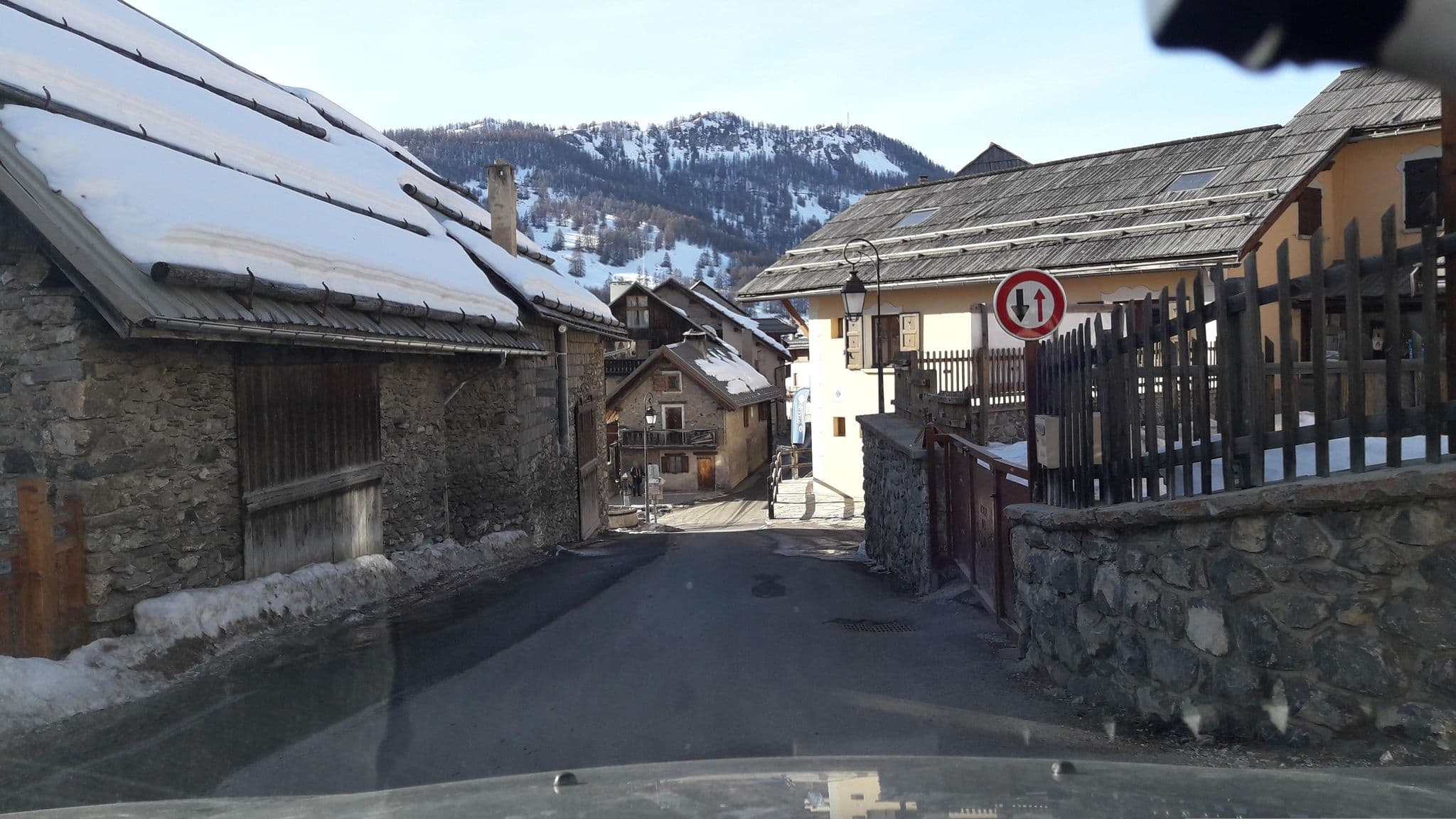 Street view near Le Val d'Azur, Guillestre — © eric_s (CC BY-SA · Mapillary)