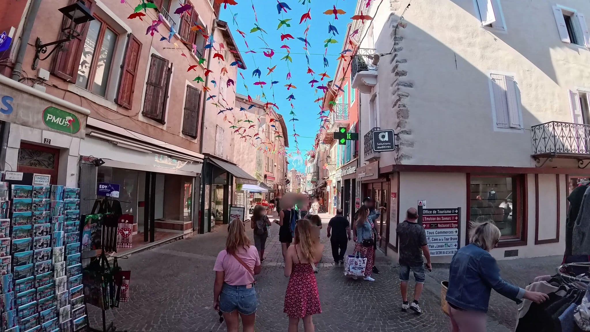 Street view near Hôtel du Commerce, Embrun — © voyage-hors-saison (CC BY-SA · Mapillary)