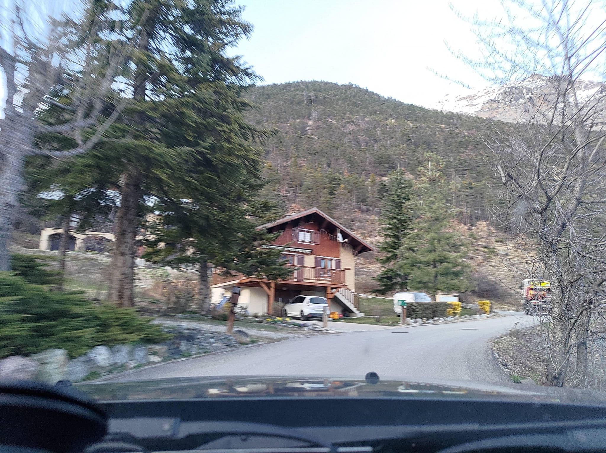 Street view near Appartement Vallouise-La Casse, Saint-Martin-de-Queyrières — © MatthieuF4FNE (CC BY-SA · Mapillary)