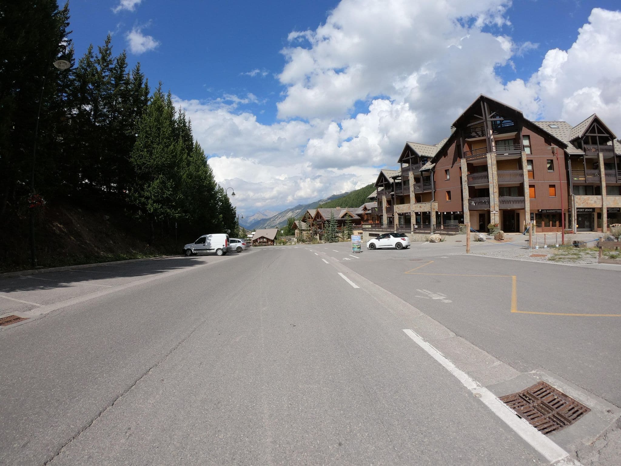 Street view near Hôtel Carribou Village Club Du Soleil, Guillestre — © joostjakob (CC BY-SA · Mapillary)