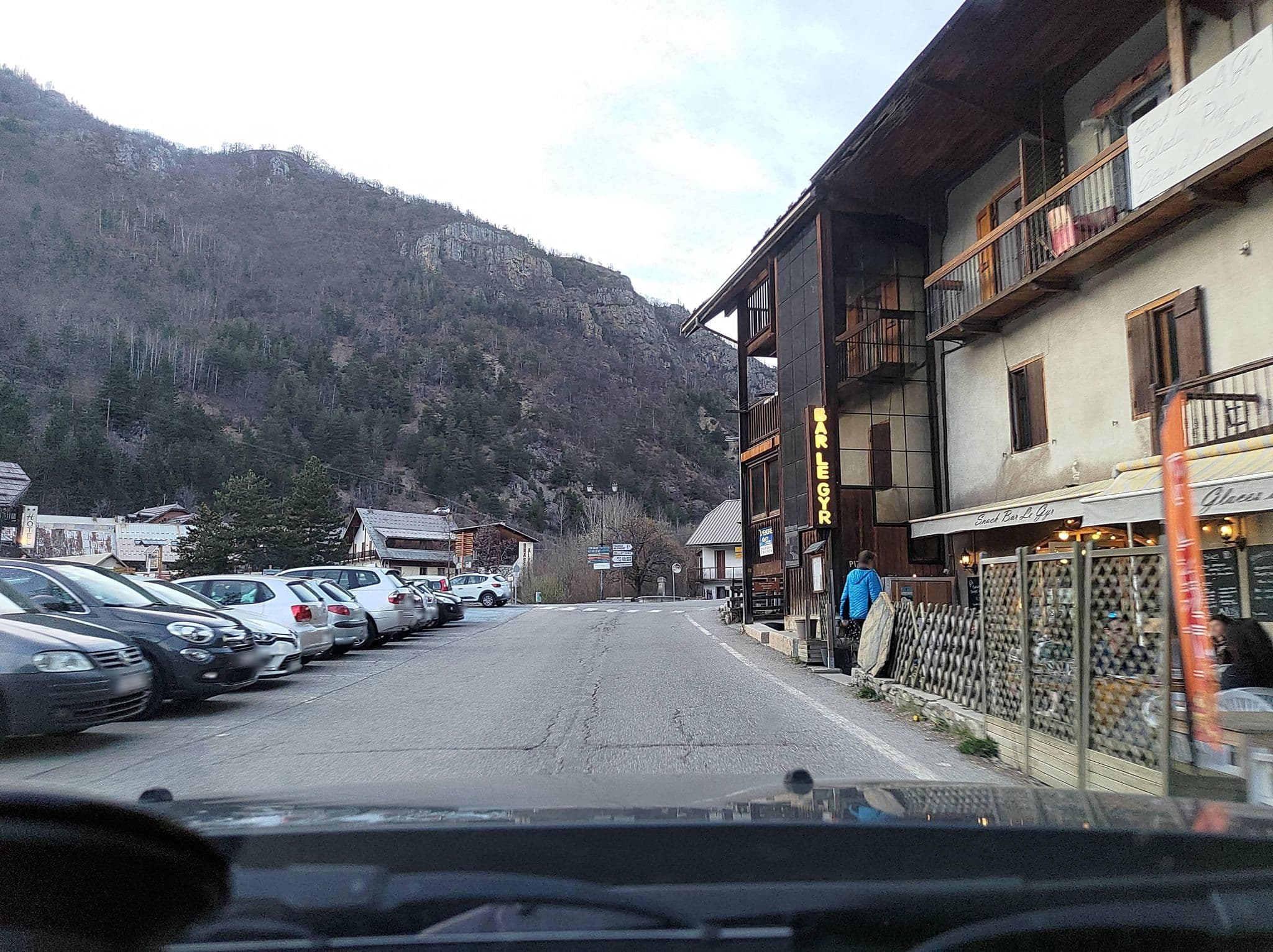 Street view near Hôtel Edelweiss, Saint-Martin-de-Queyrières — © MatthieuF4FNE (CC BY-SA · Mapillary)