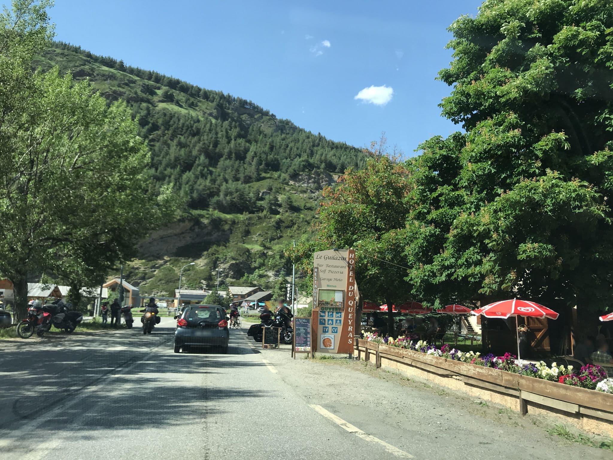 Street view near Hôtel Restaurant Le Guilazur ETS, Guillestre — © pgiraud (CC BY-SA · Mapillary)