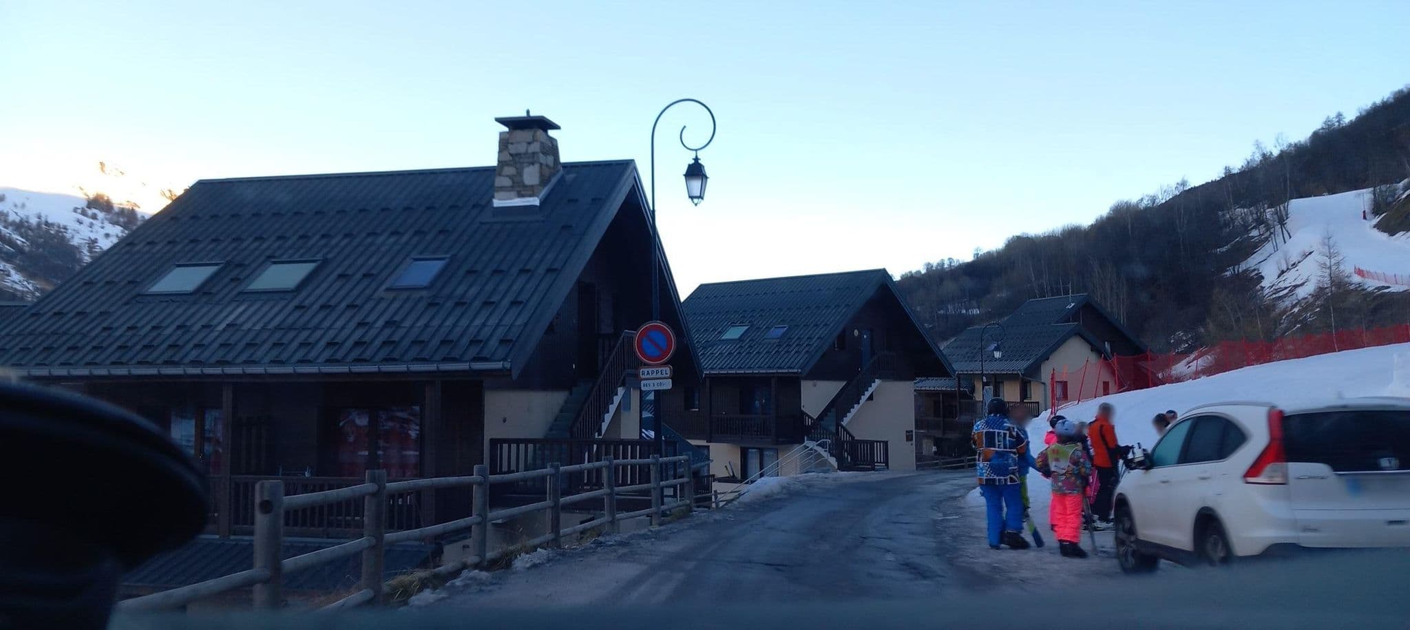 Street view near Résidence Goélia les Chalets Valoria, Valloire — © MatthieuF4FNE (CC BY-SA · Mapillary)