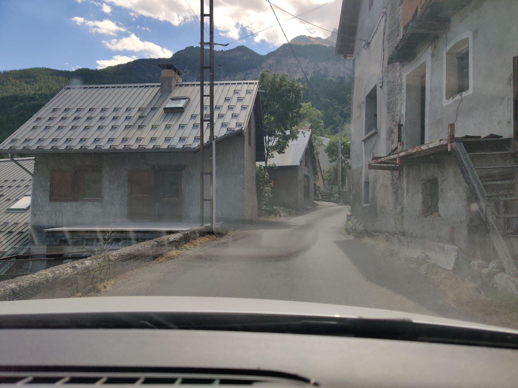 Street view near Pellegrin Jacky, Saint-Martin-de-Queyrières — © martijndeman (CC BY-SA · Mapillary)