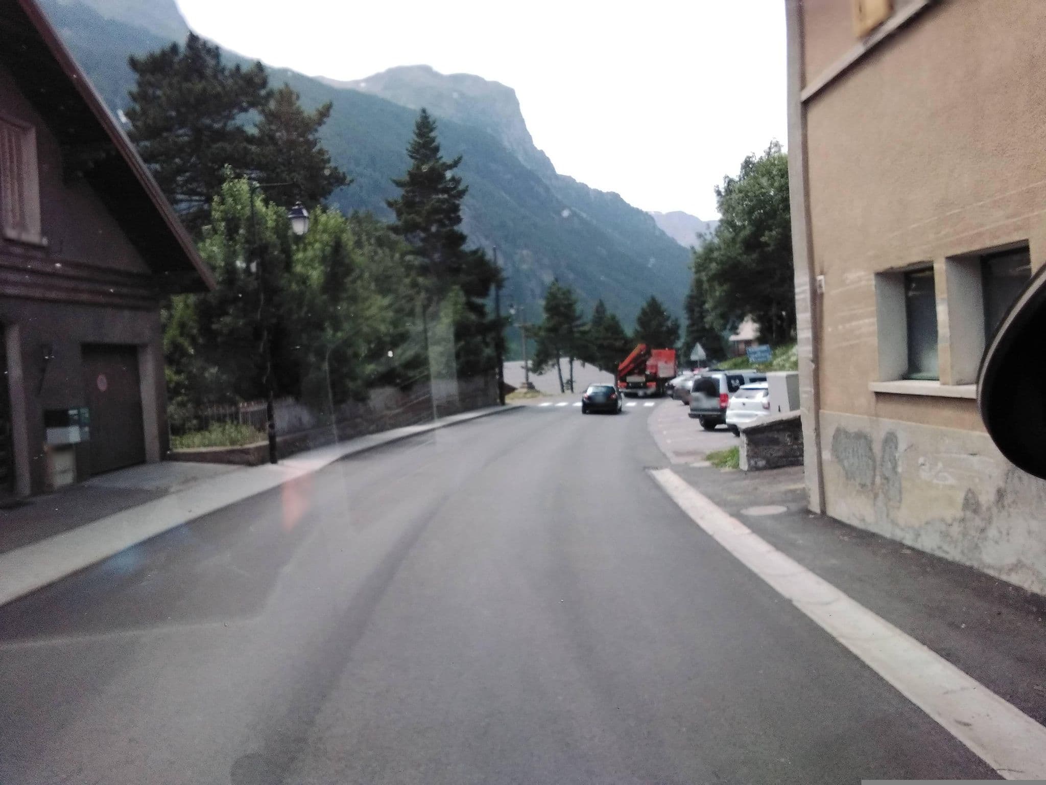 Street view near Les Chalets De La Meije Hotel La Grave, Mont-de-Lans — © mprins (CC BY-SA · Mapillary)