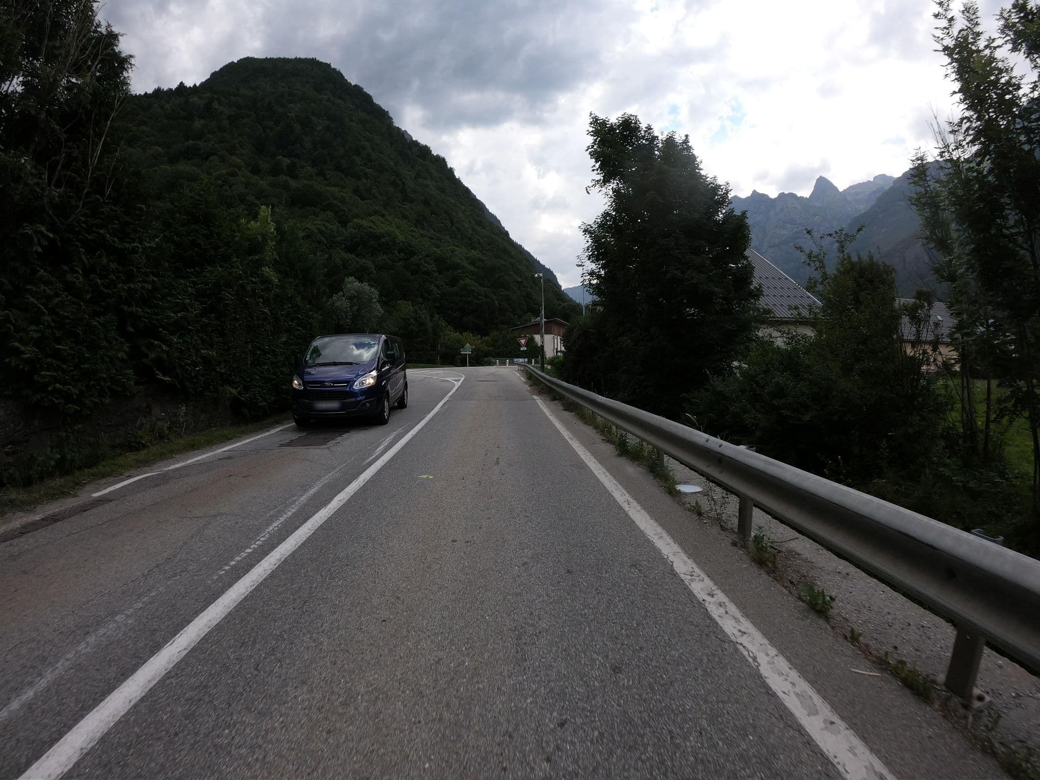 Street view near Hotel Des Touristes, Huez — © joostjakob (CC BY-SA · Mapillary)
