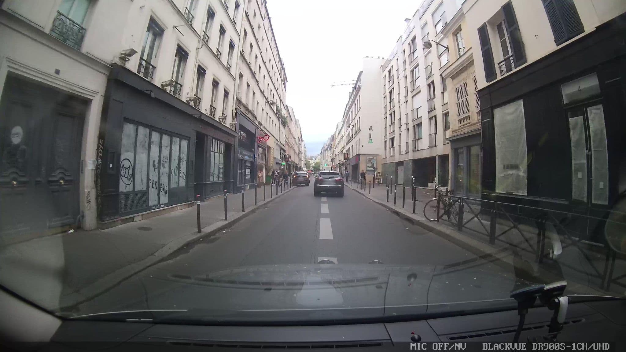 Street view near Le Petit Oberkampf, Paris 03 Temple — © grobin (CC BY-SA · Mapillary)