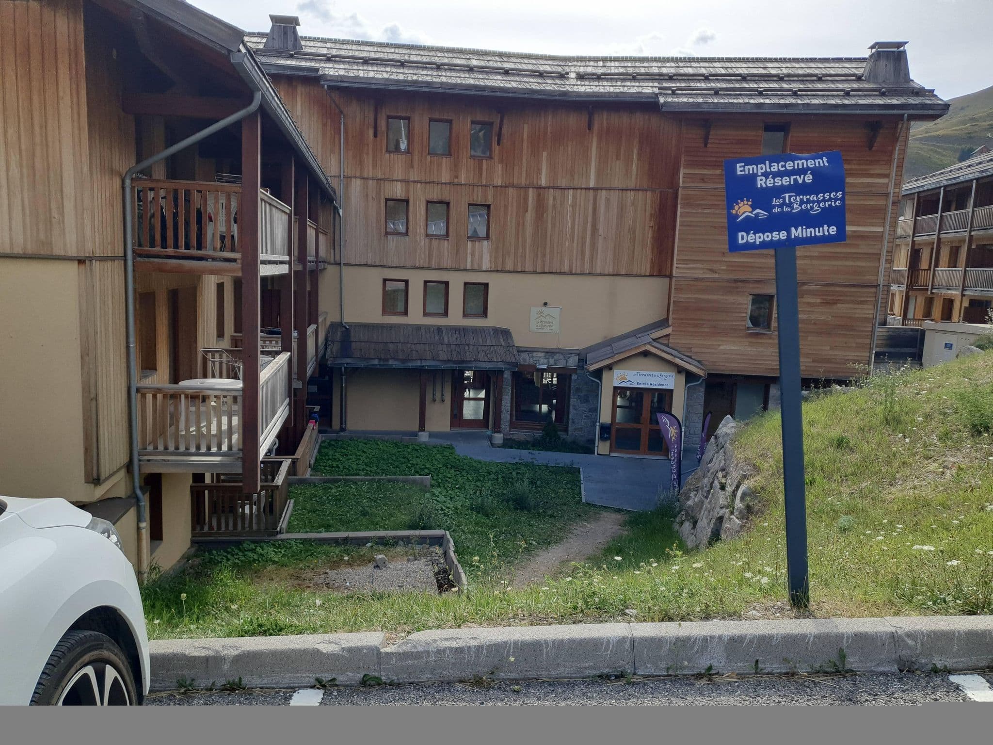 Street view near Club Belambra Orcieres, Chorges — © Domv31 (CC BY-SA · Mapillary)