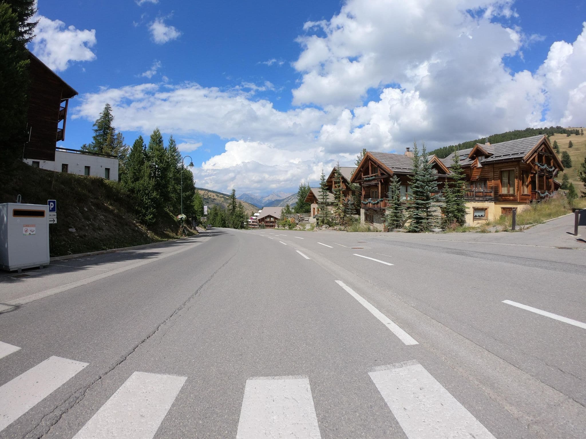 Street view near Residence l'Olan, Guillestre — © joostjakob (CC BY-SA · Mapillary)