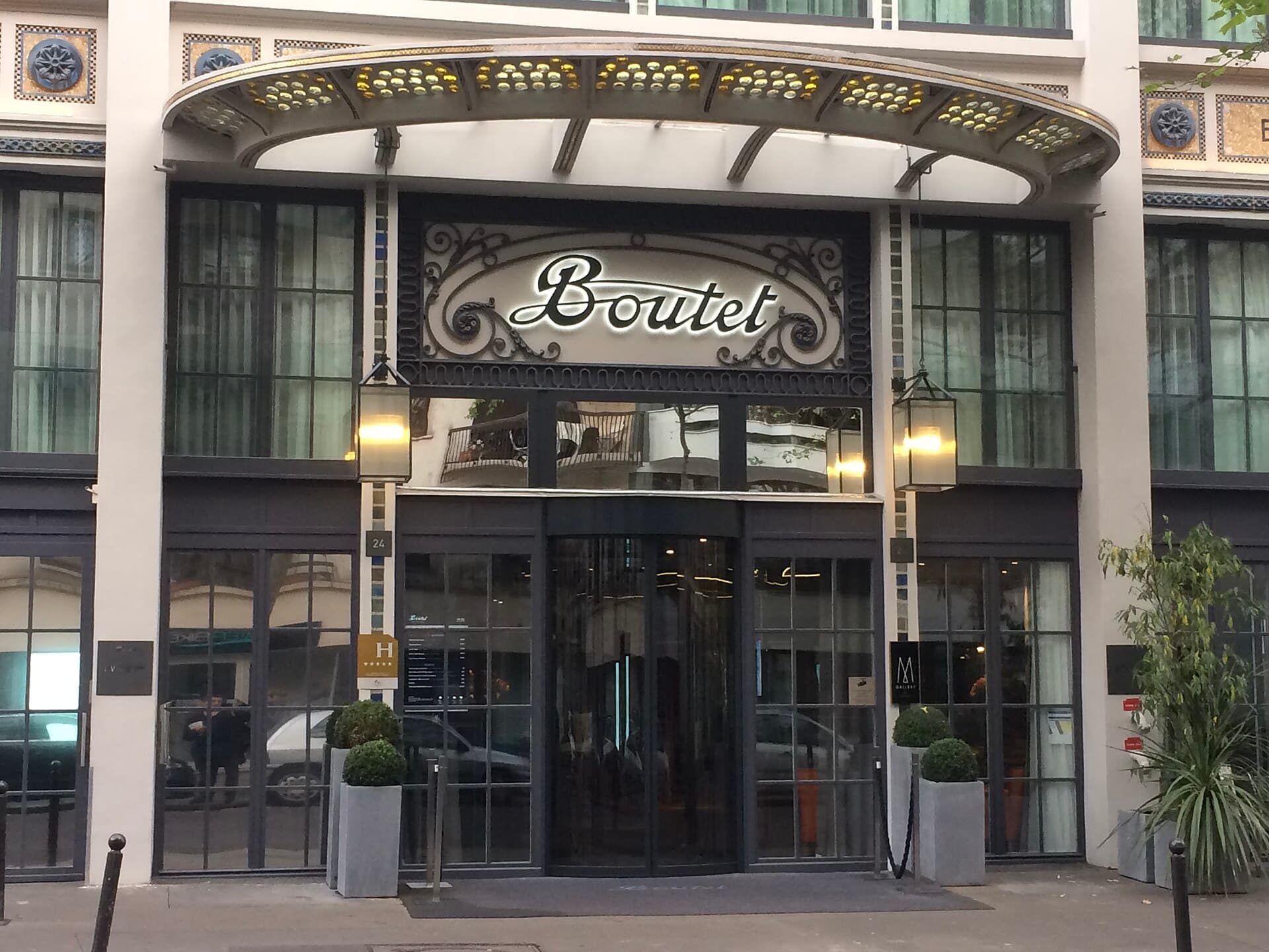 MGallery Paris Bastille Boutet (via Wikimedia Commons, CC BY-SA 4.0)