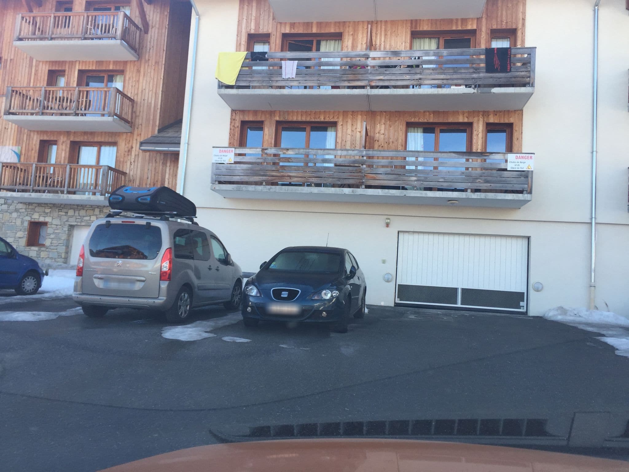 Street view near La Combe d'Or, Embrun — © zimmy (CC BY-SA · Mapillary)