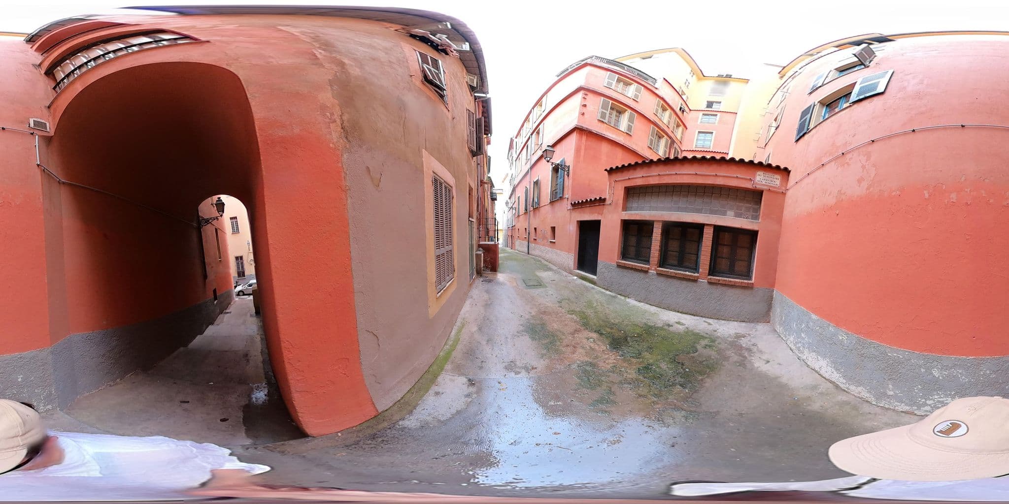 Street view near Studio Chateau, Vieille Ville — © annekaro (CC BY-SA · Mapillary)
